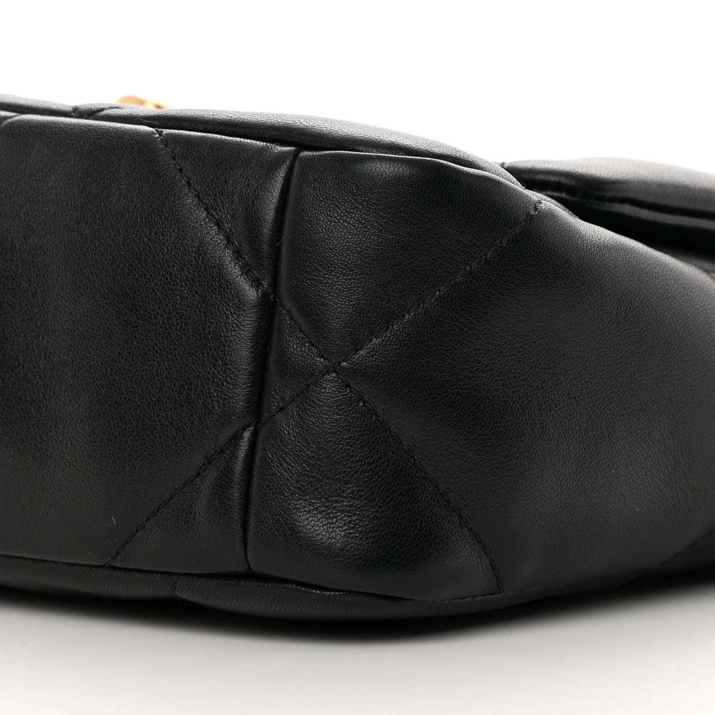 Lambskin Quilted Medium Chanel 19 Flap Black