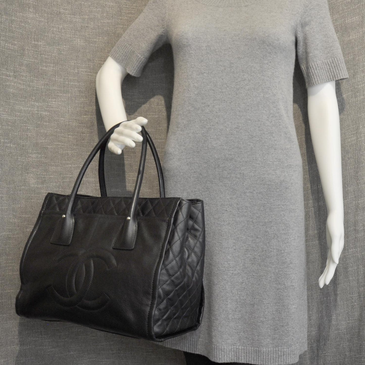 Leather Quilted Executive Cerf Shopper Tote Black