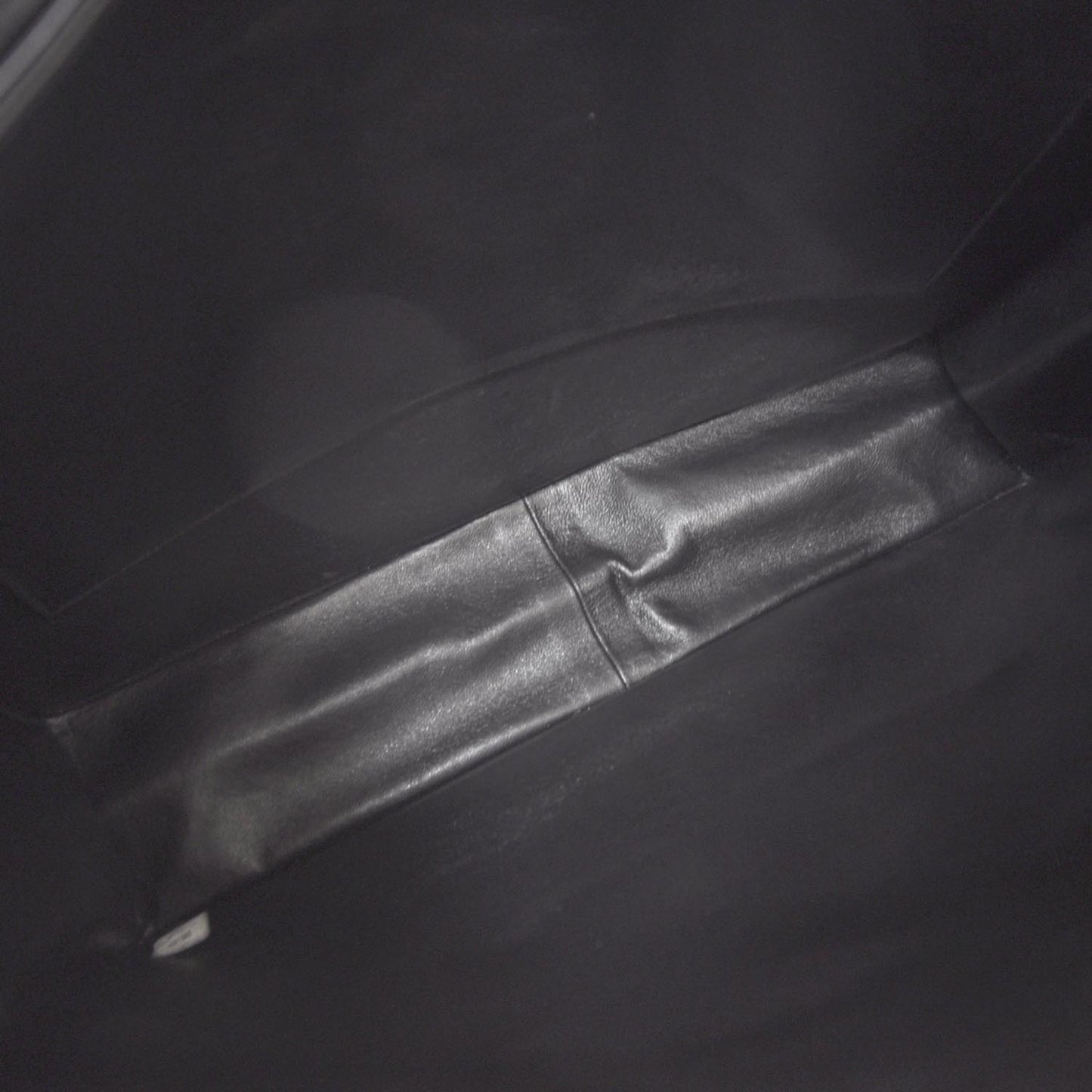 Caviar Jumbo Shoulder Bag Black