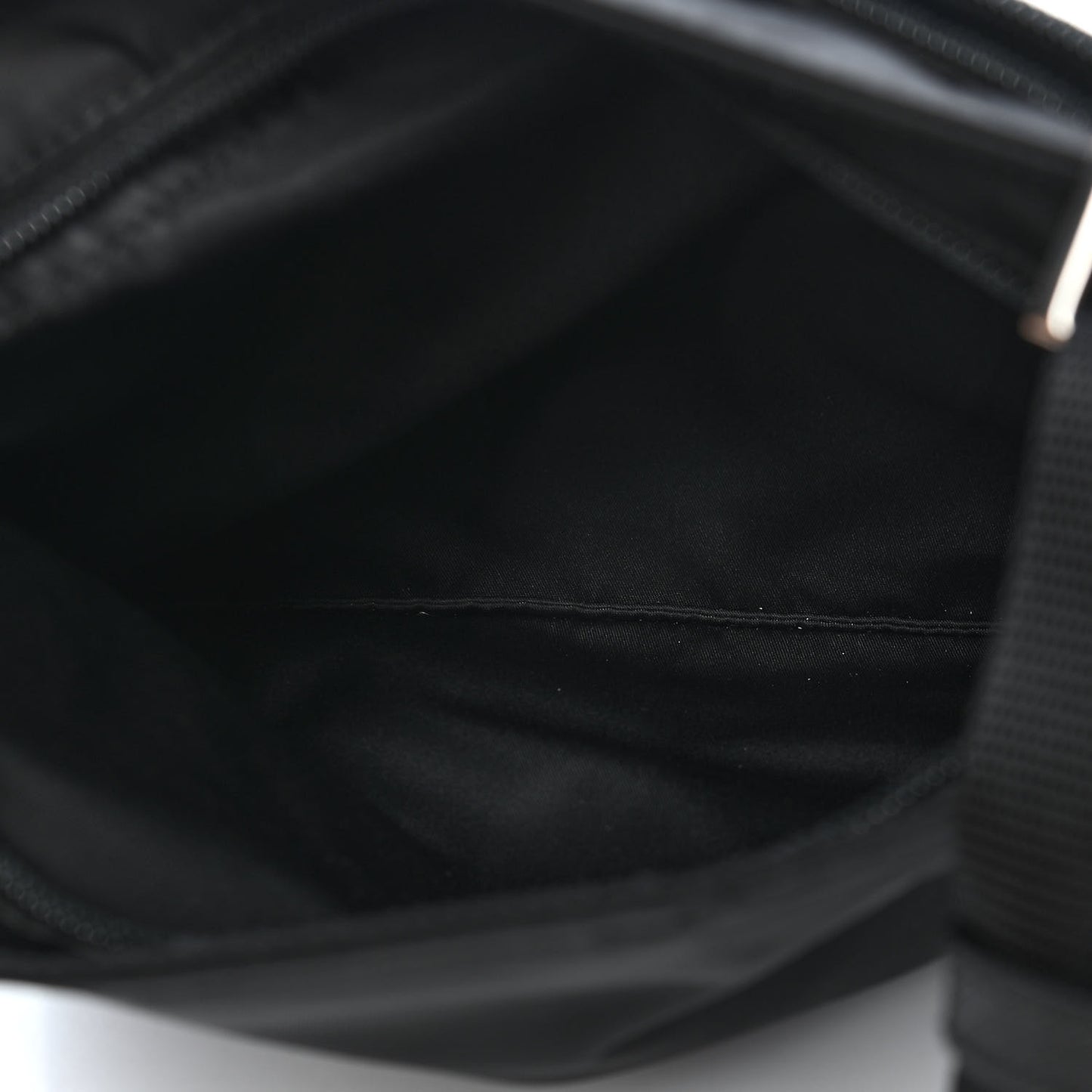 Nylon Flat Messenger Bag Black