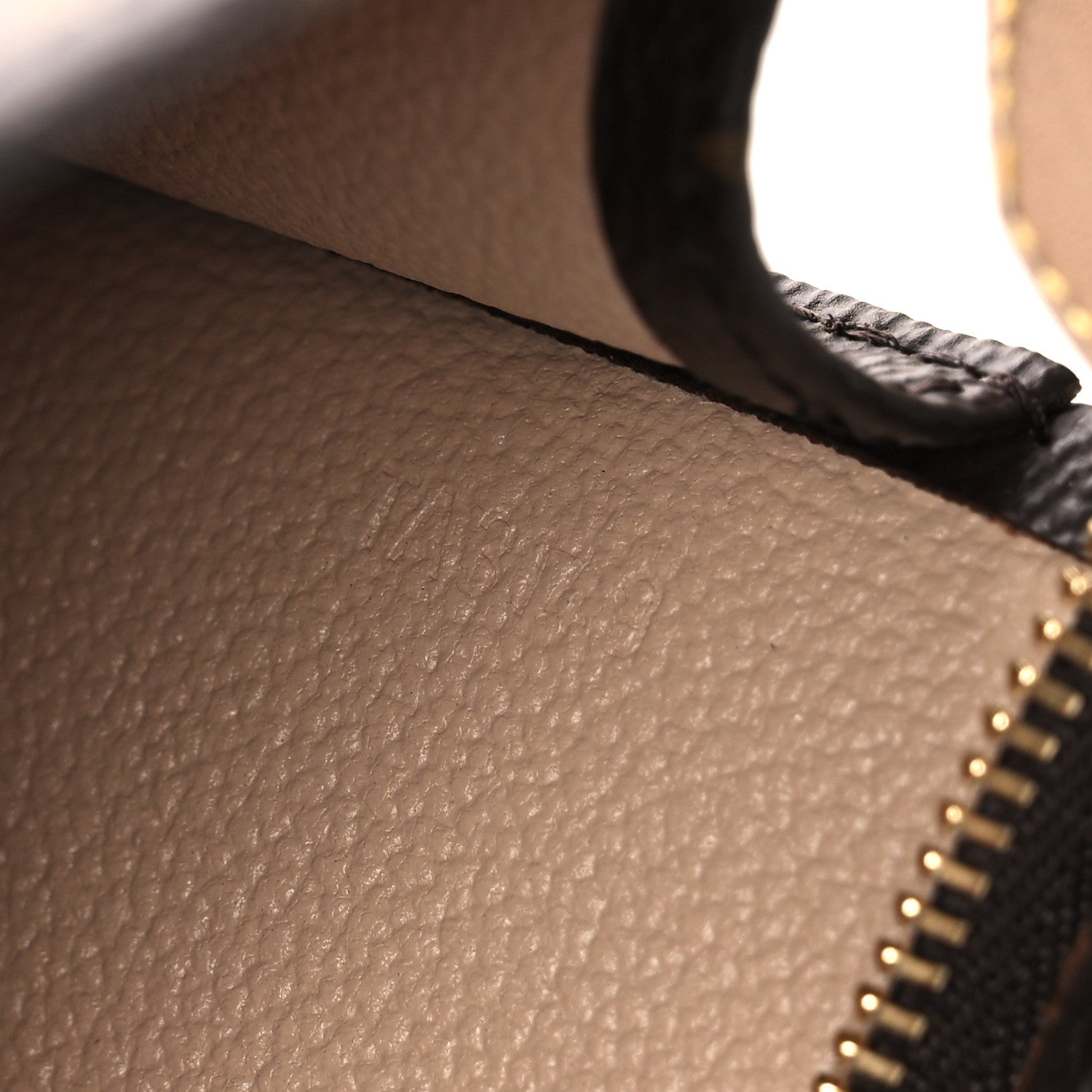 Louis Vuitton Monogram Toiletry Pouch 26 7 of 9