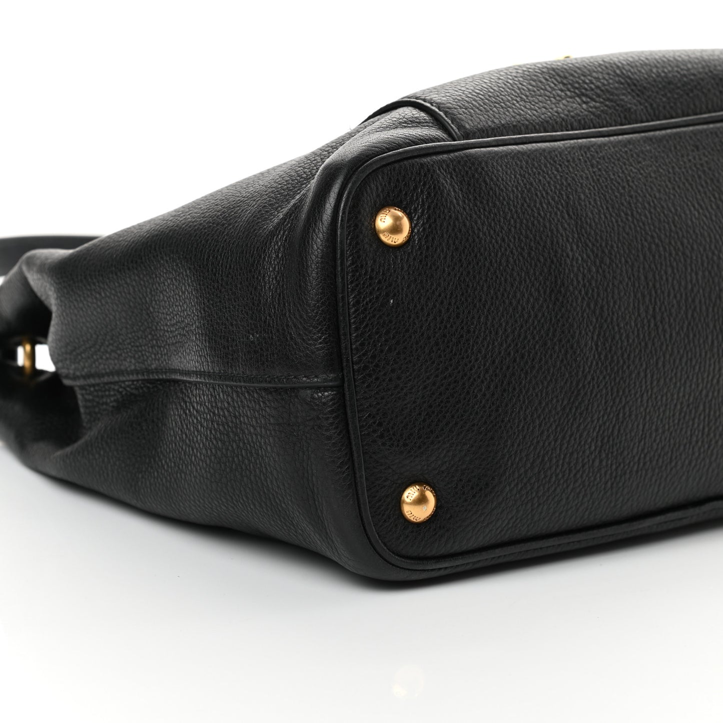 Vitello Phenix Shoulder Bag Black