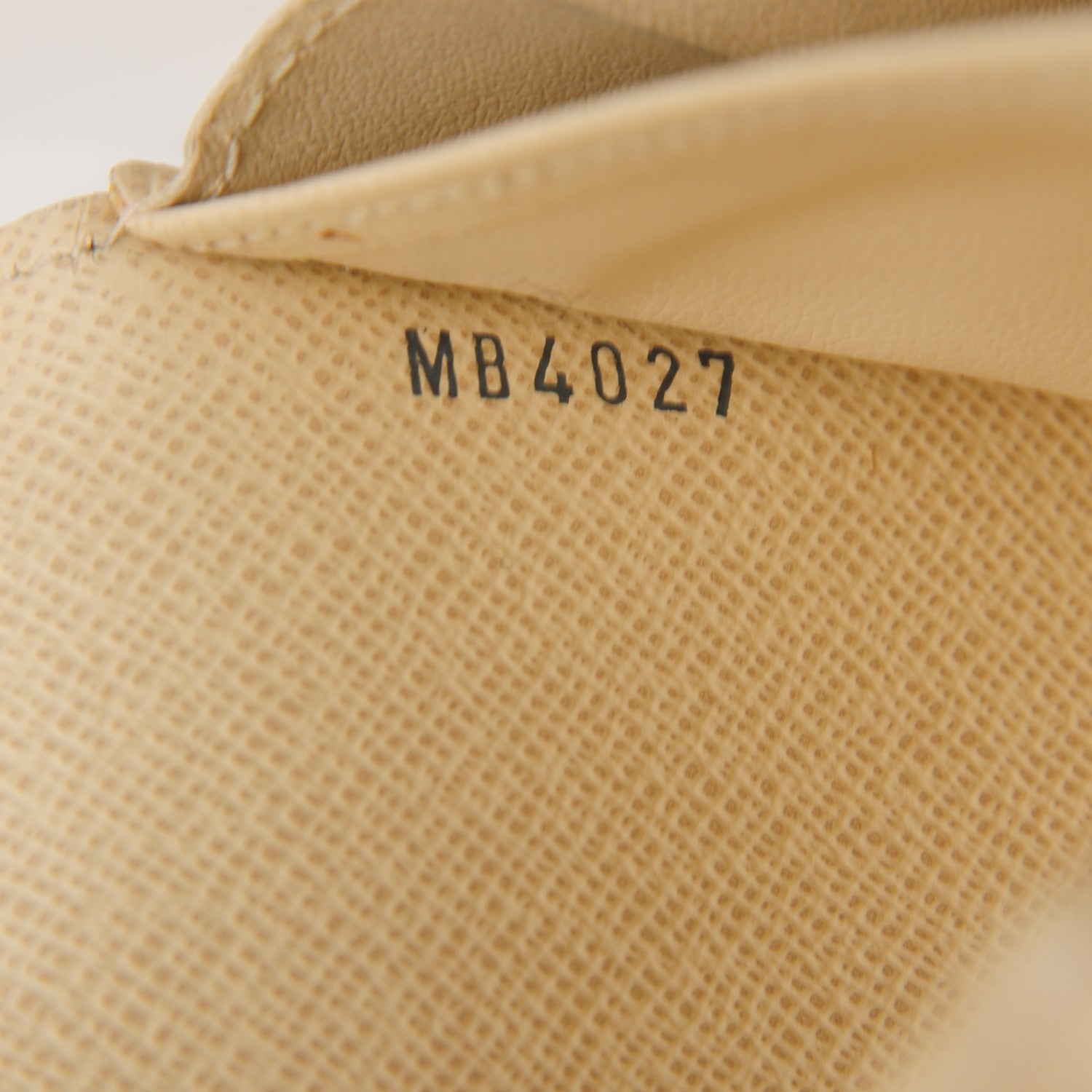 Louis Vuitton Damier Azur Sarah Wallet 6 of 7