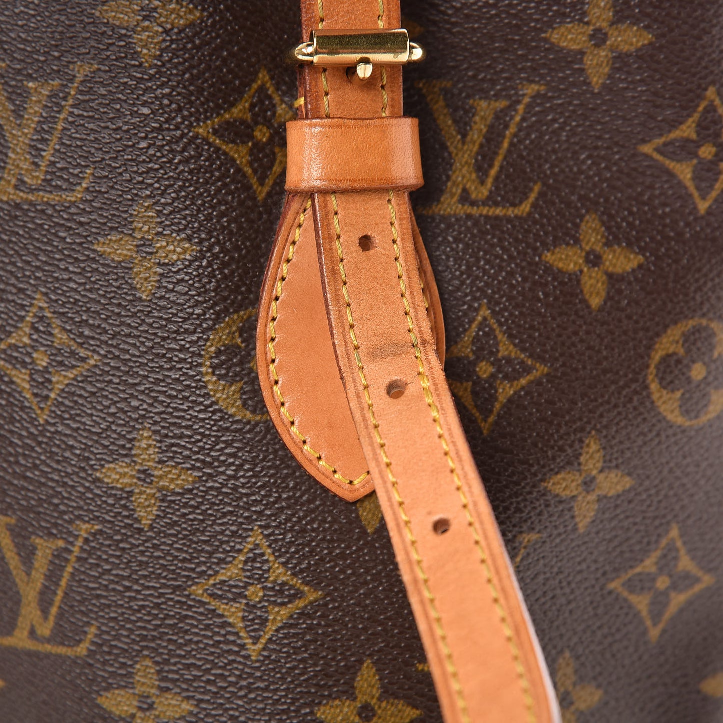 Monogram Petit Bucket 23