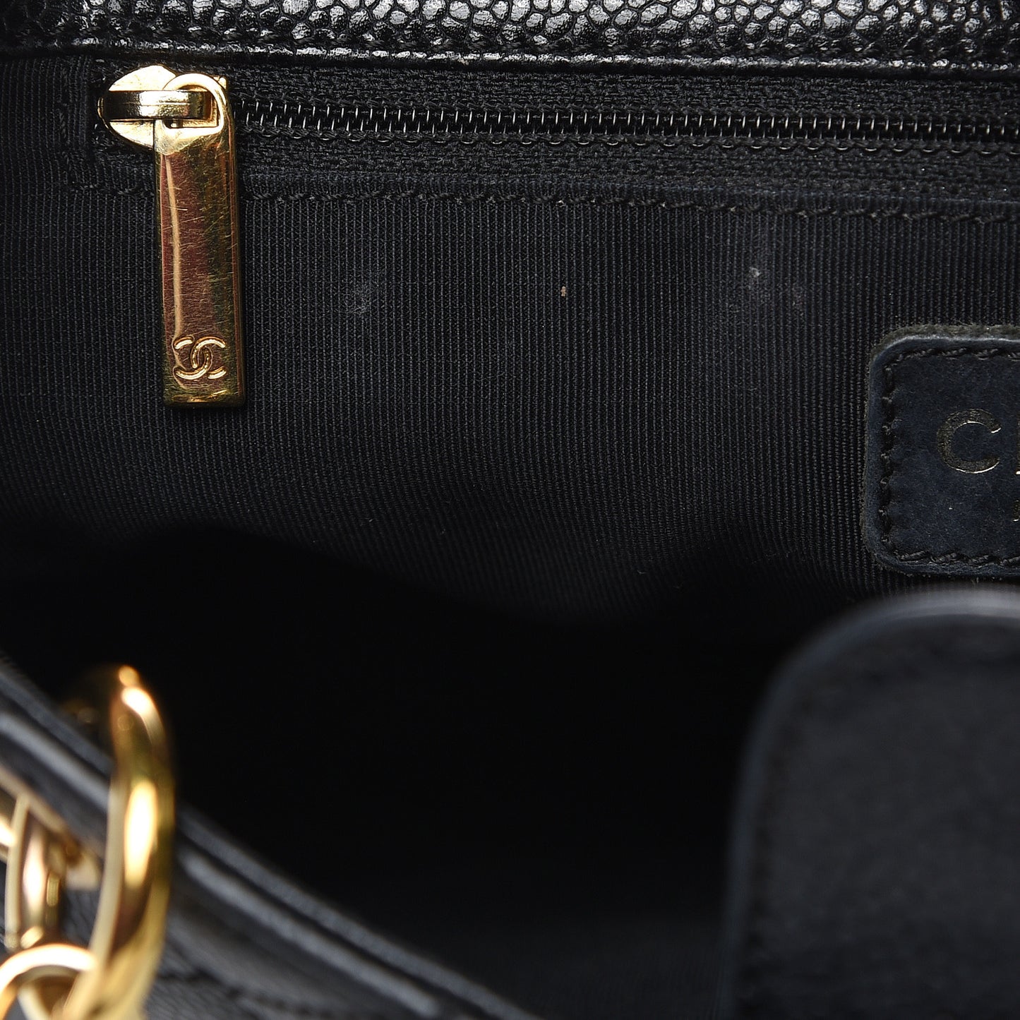 Caviar Quilted Petit Shopping Tote PST Black