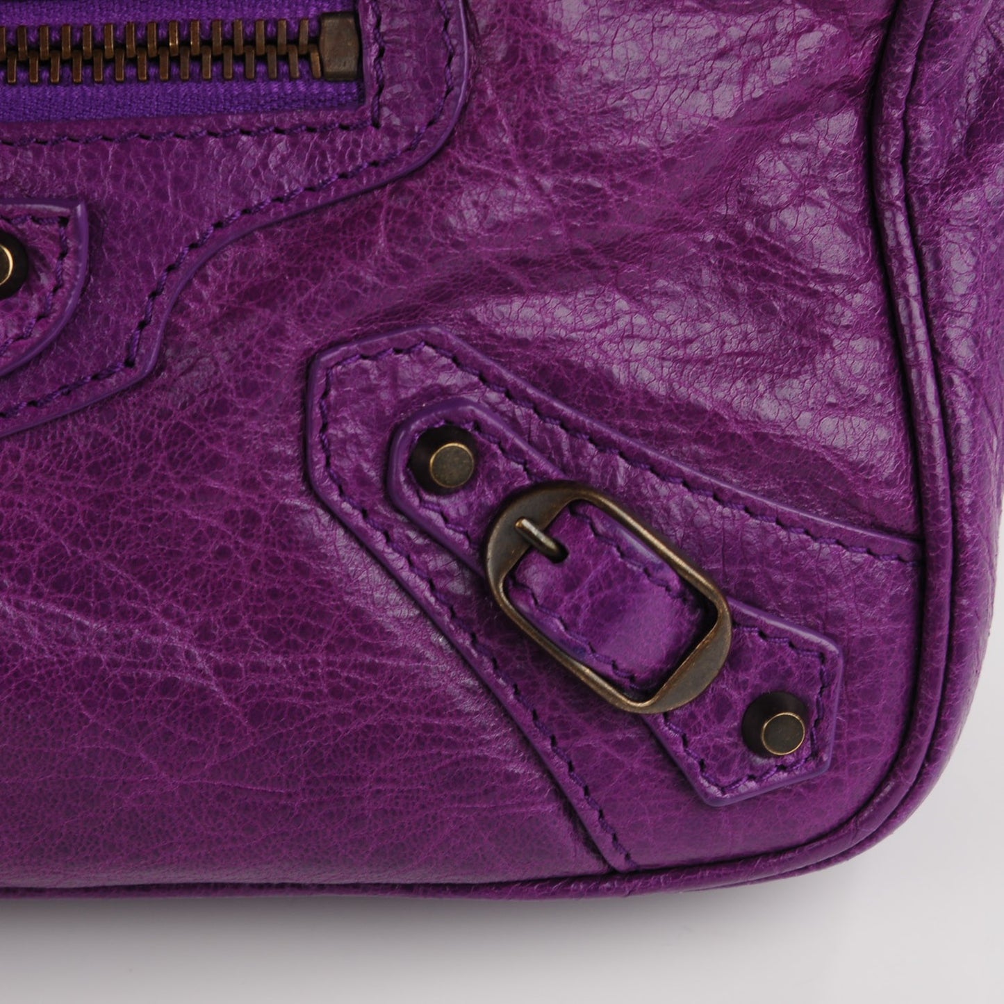 Agneau Classic Hardware Hip Ultraviolet