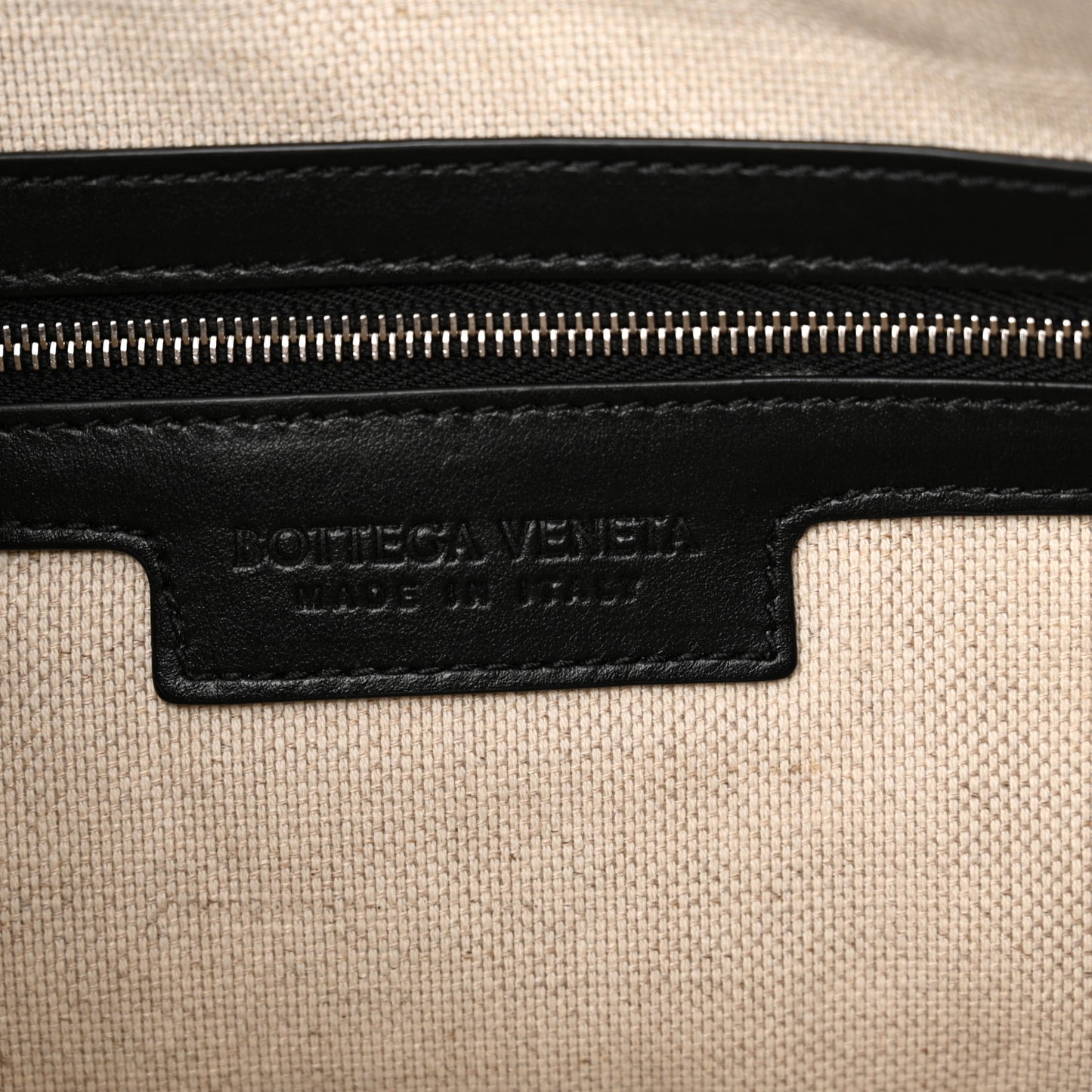 Nappa Intrecciato Andiamo Flat Messenger Black