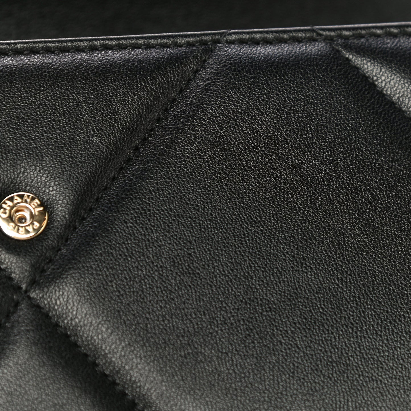 Lambskin Quilted Chanel 19 Flap Wallet Black