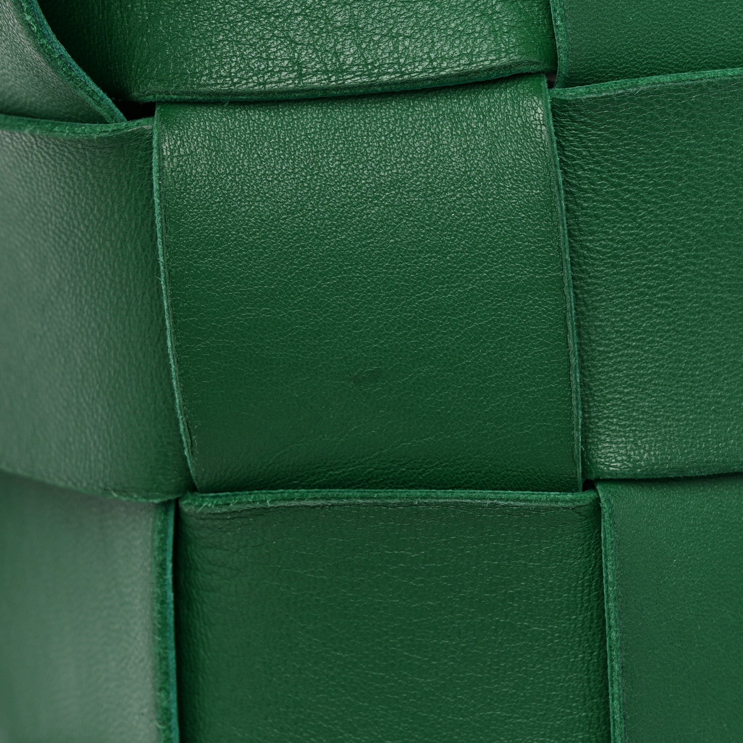 Bottega Veneta Lambskin Maxi Intrecciato Cassette Messenger Racing Green 24 of 28