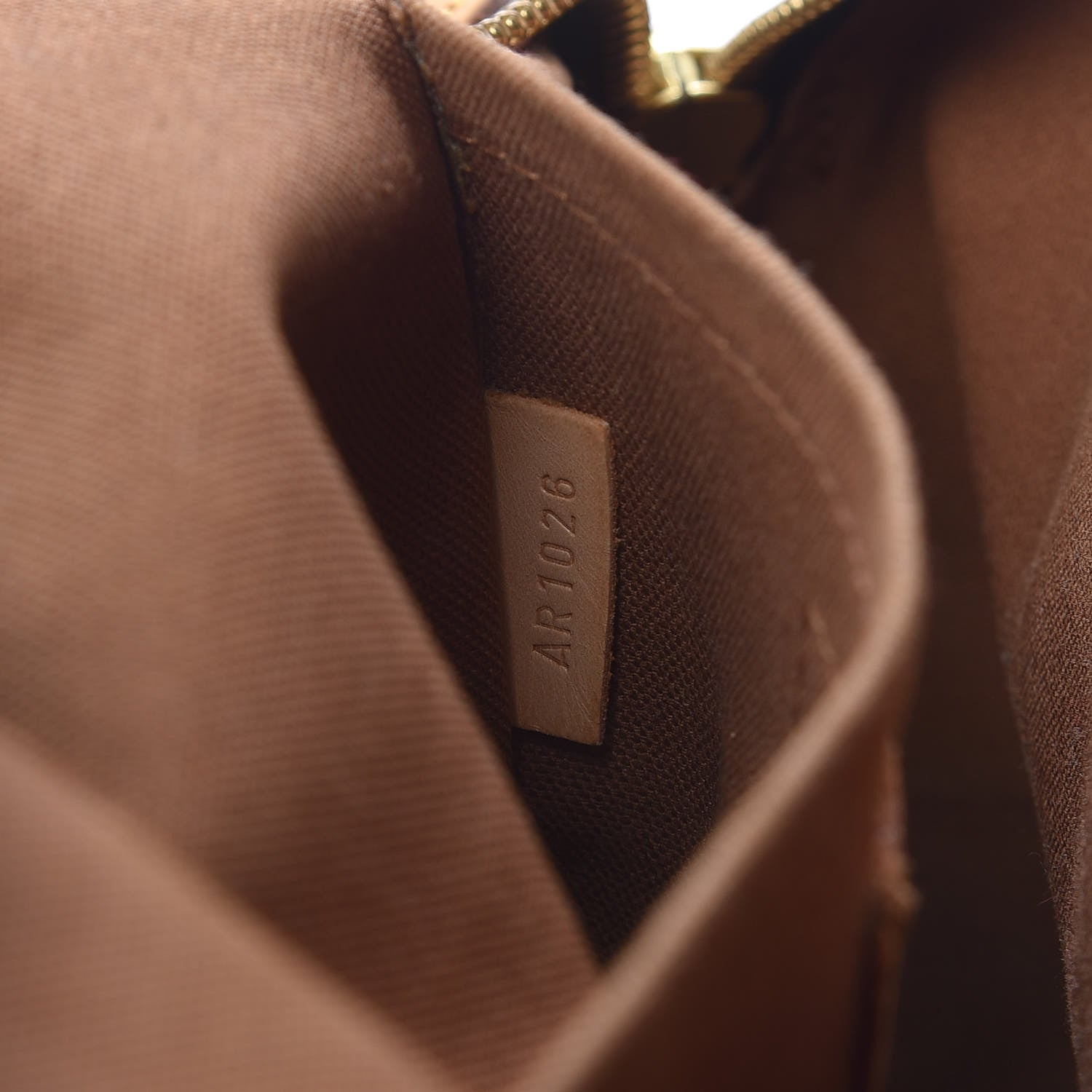 Louis Vuitton Monogram Riveting 7 of 16