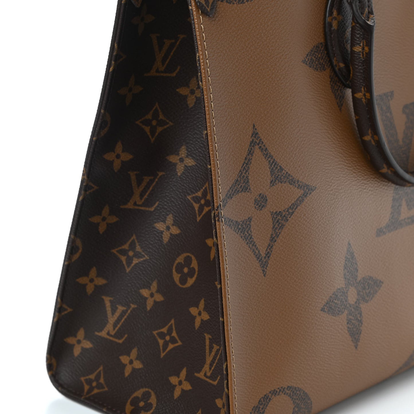 Reverse Monogram Giant Onthego MM