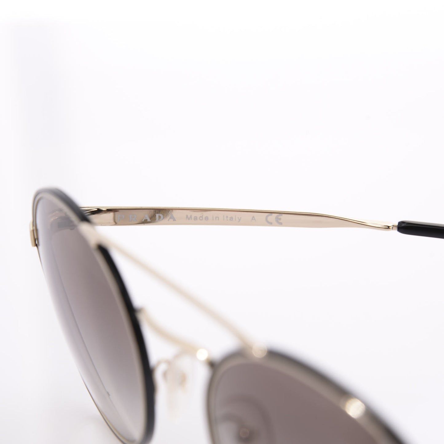 Round Sunglasses SPR 51S Black Gold