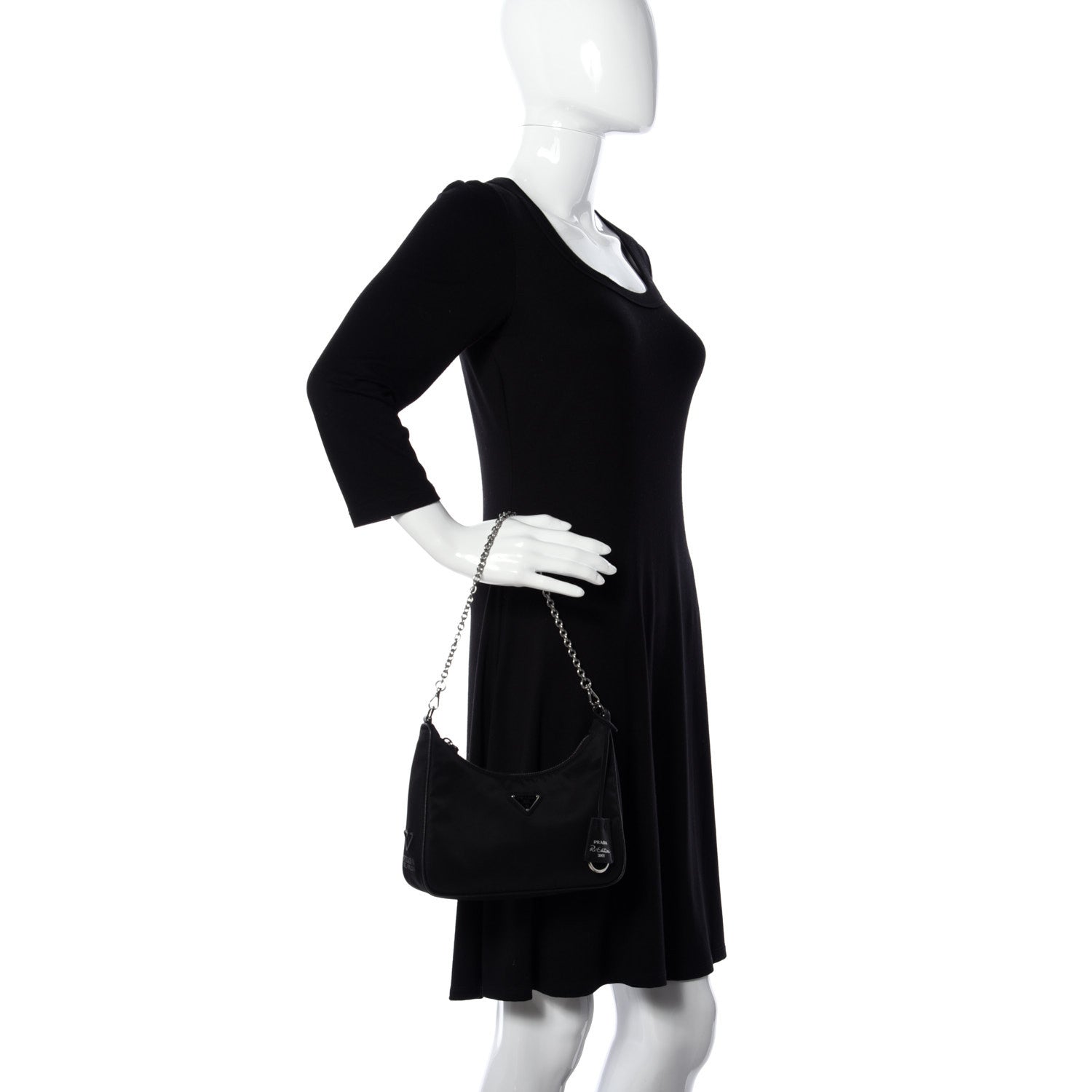 Prada Nylon Re-Edition 2005 Shoulder Bag Black 2 of 17