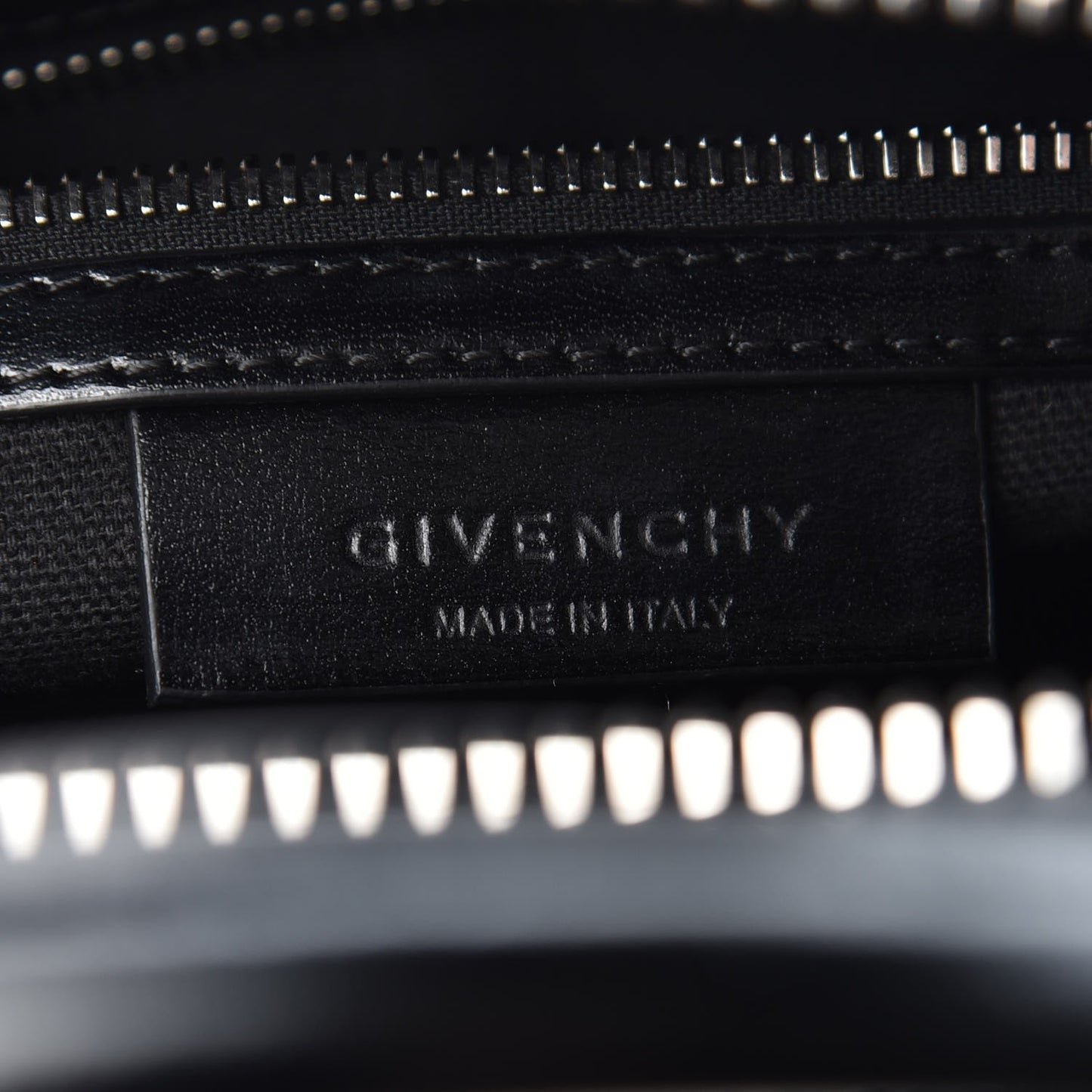 Shiny Lord Calfskin Small Antigona Black