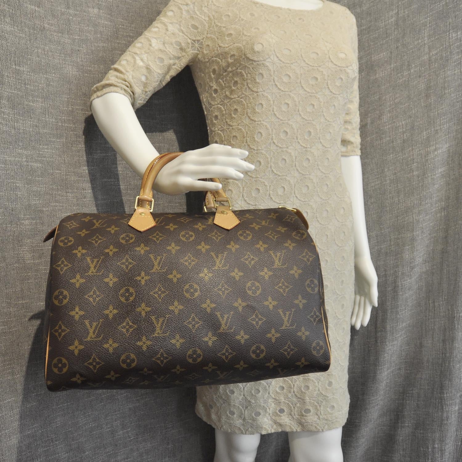 Louis Vuitton Monogram Speedy 35 2 of 9