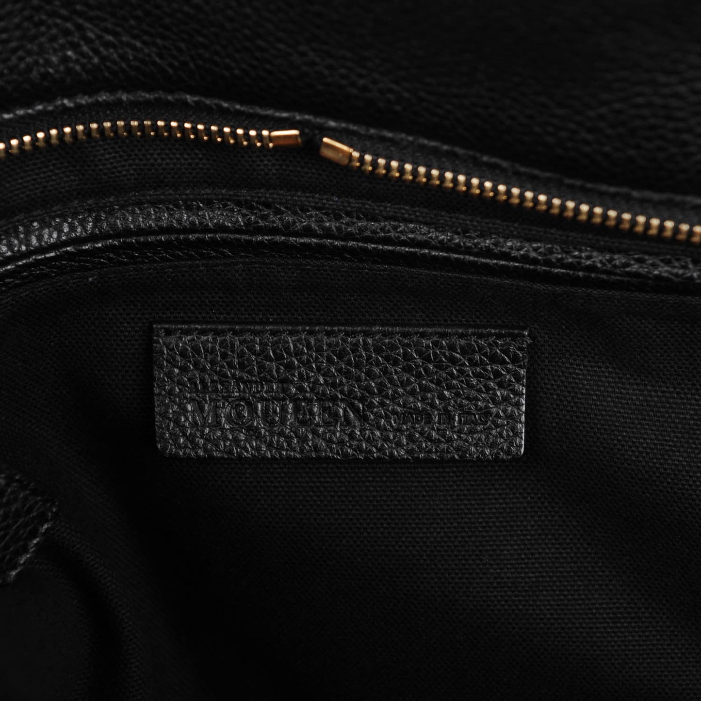 Pebbled Calfskin Medium Skull Padlock Zip Around Tote Black