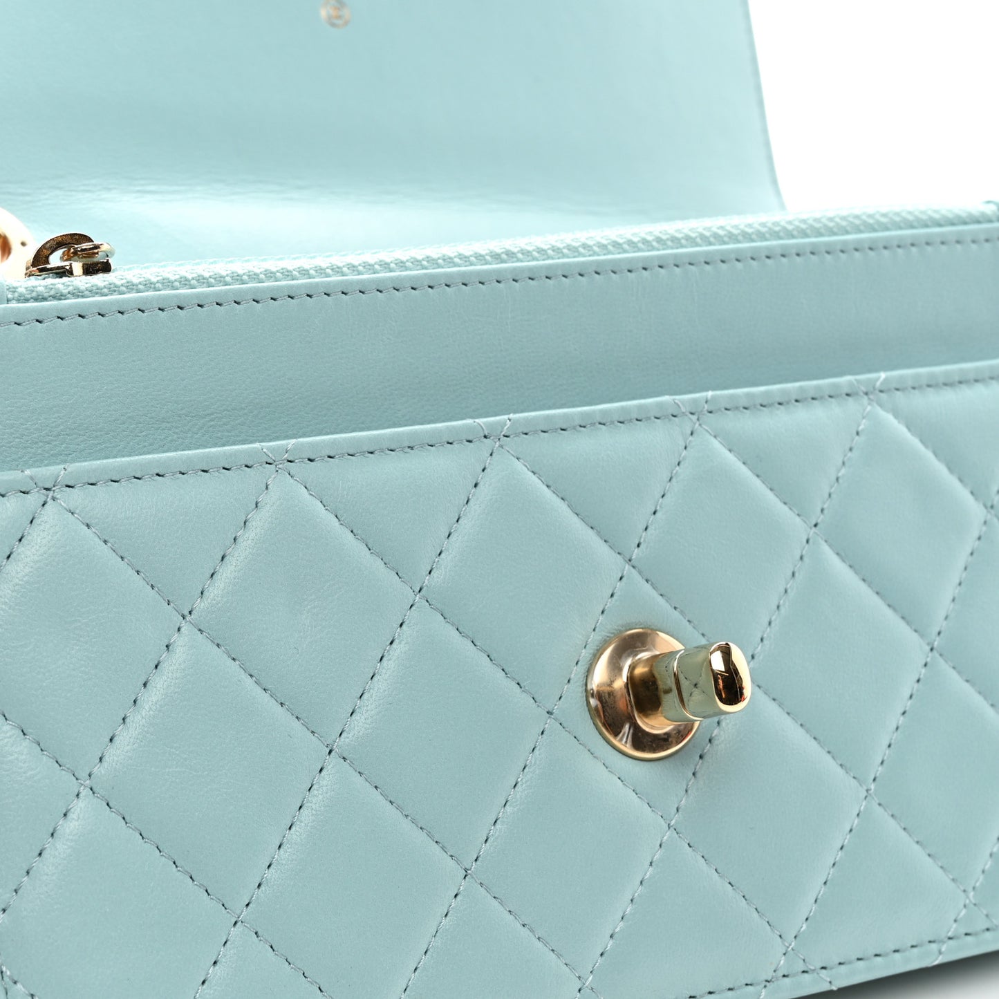 Lambskin Quilted Trendy CC Wallet On Chain WOC Light Blue
