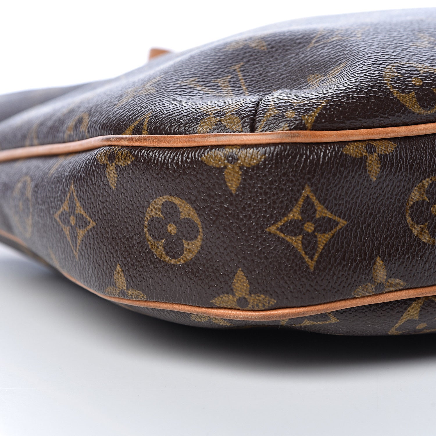 Louis Vuitton Monogram Odeon MM 9 of 15