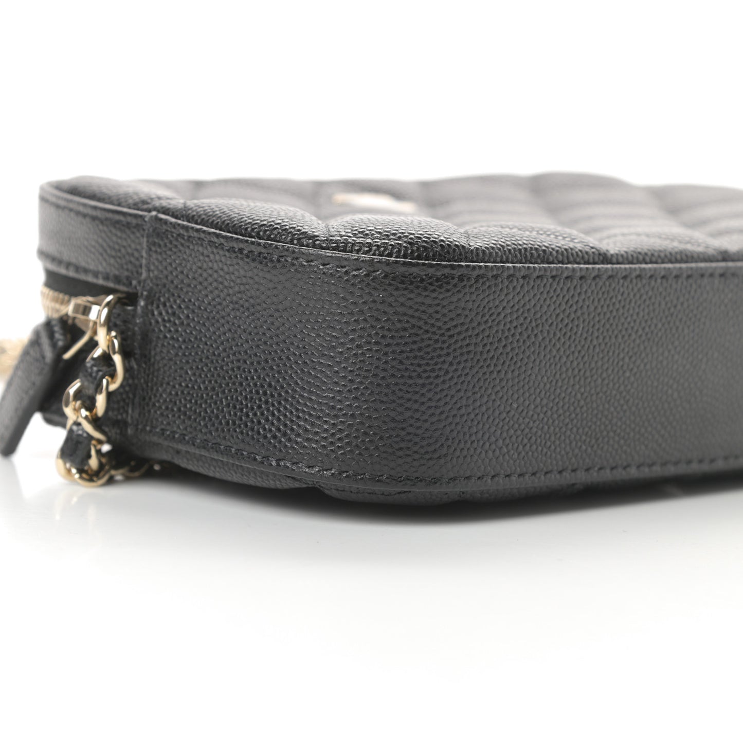 Caviar Quilted Vanity With Chain Black