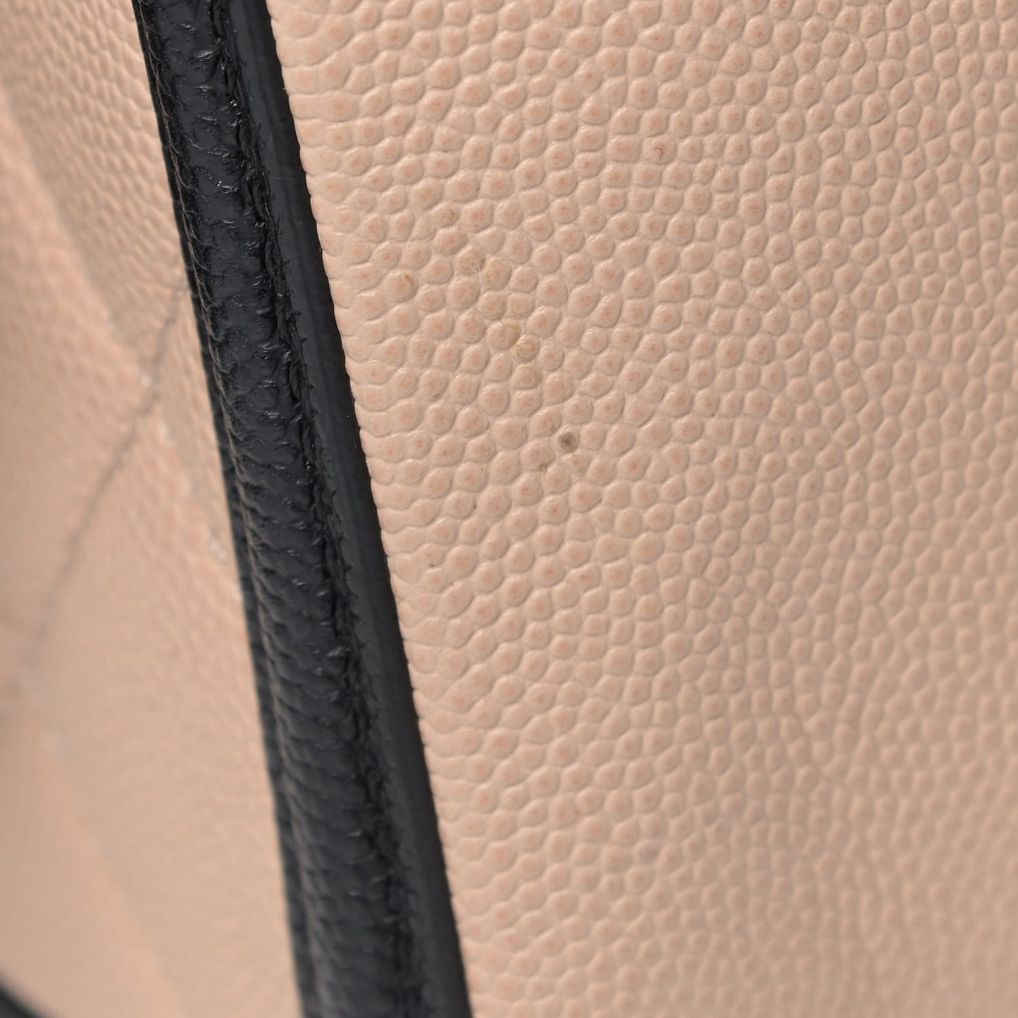 Caviar Quilted Medium CC Filigree Vanity Case Beige Black