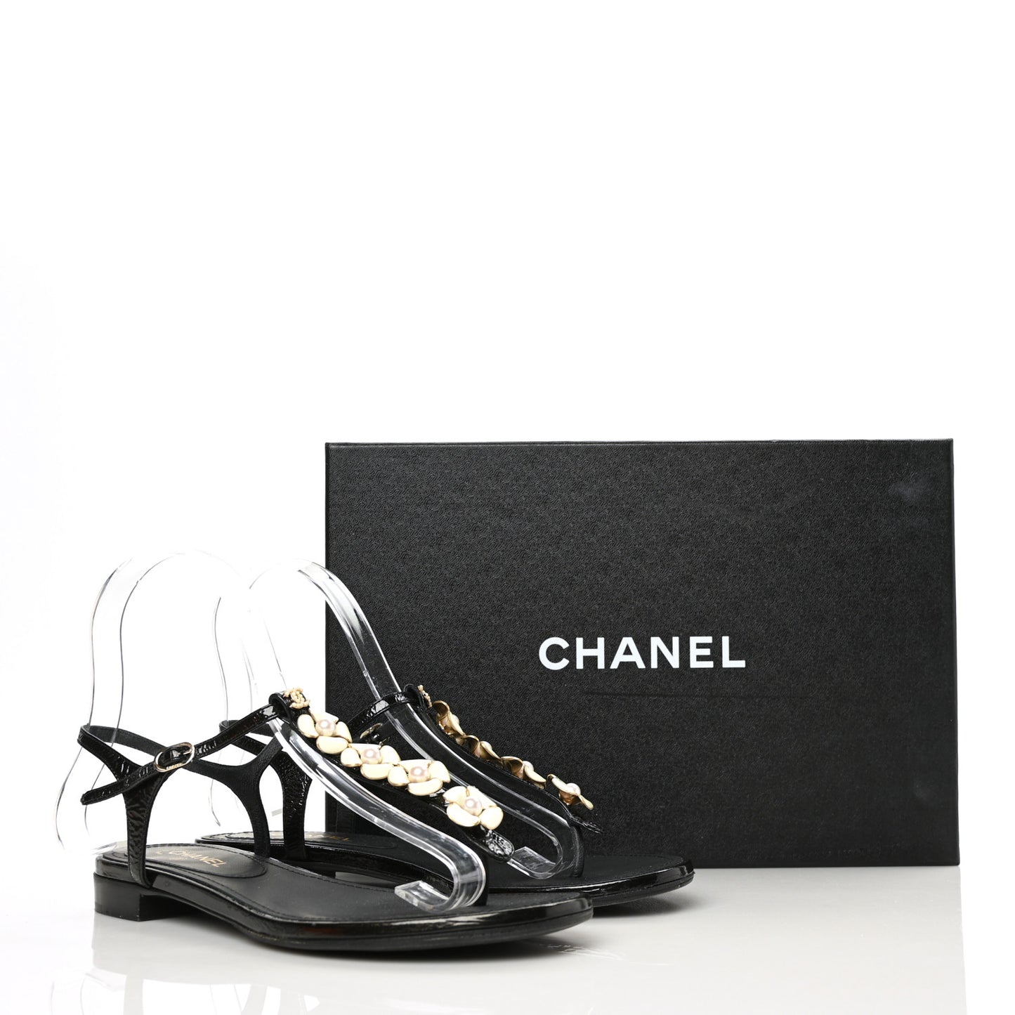 Crackled Patent Calfskin Pearl Camellia Thong Sandals 36 Black