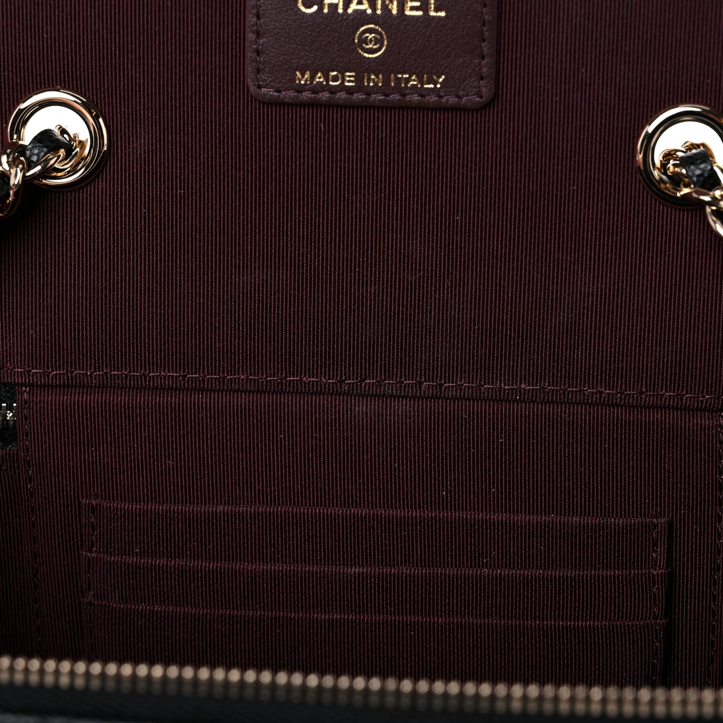 Caviar Quilted Small Vanity Case With Chain Black