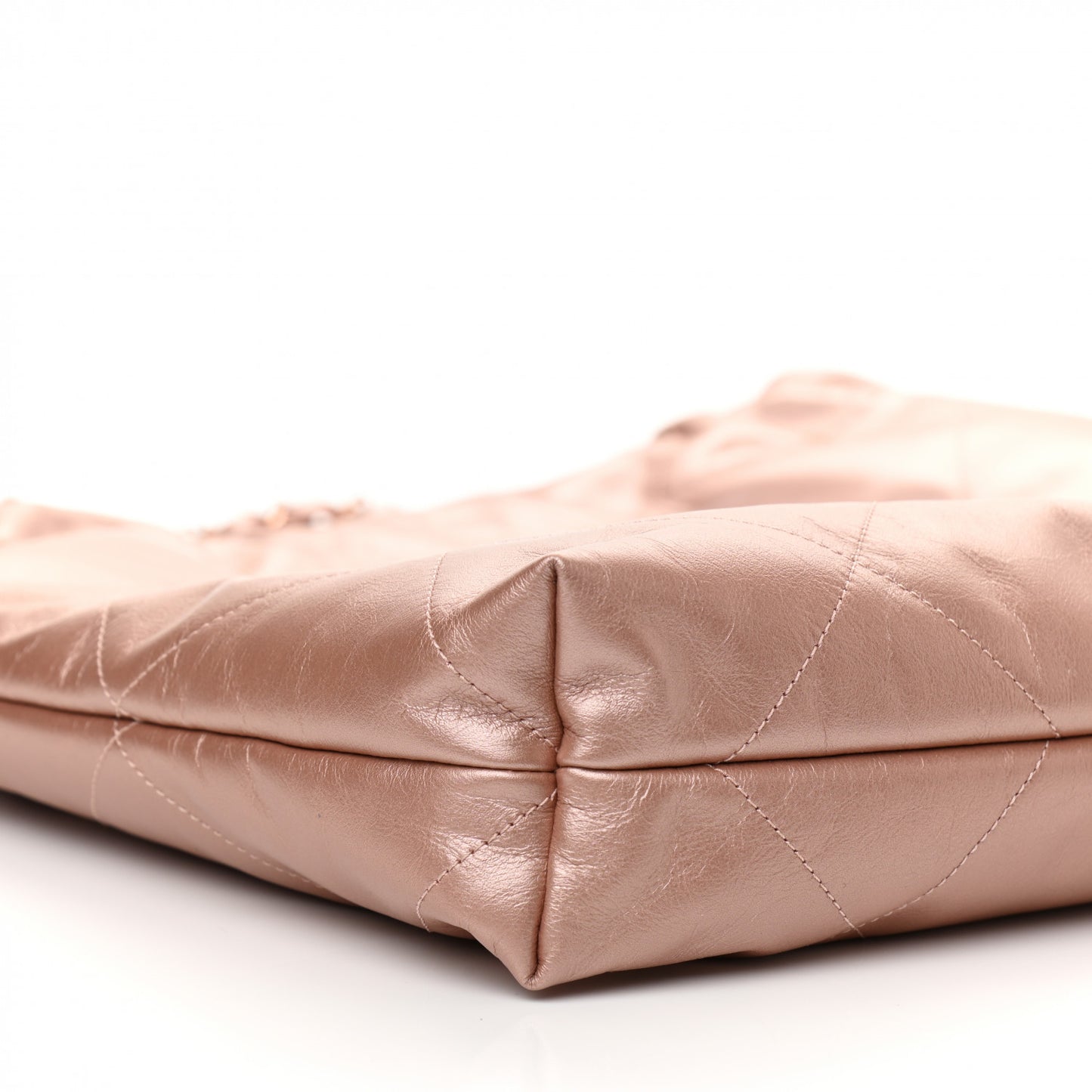 Metallic Calfskin Quilted Chanel 22 Pink