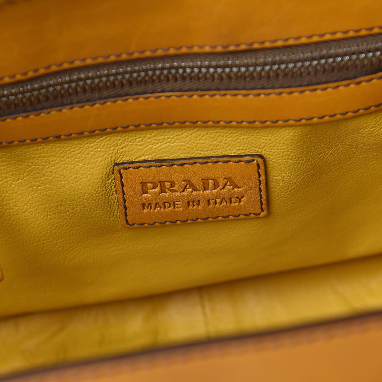 Vitello Shoulder Bag Ocra Noce
