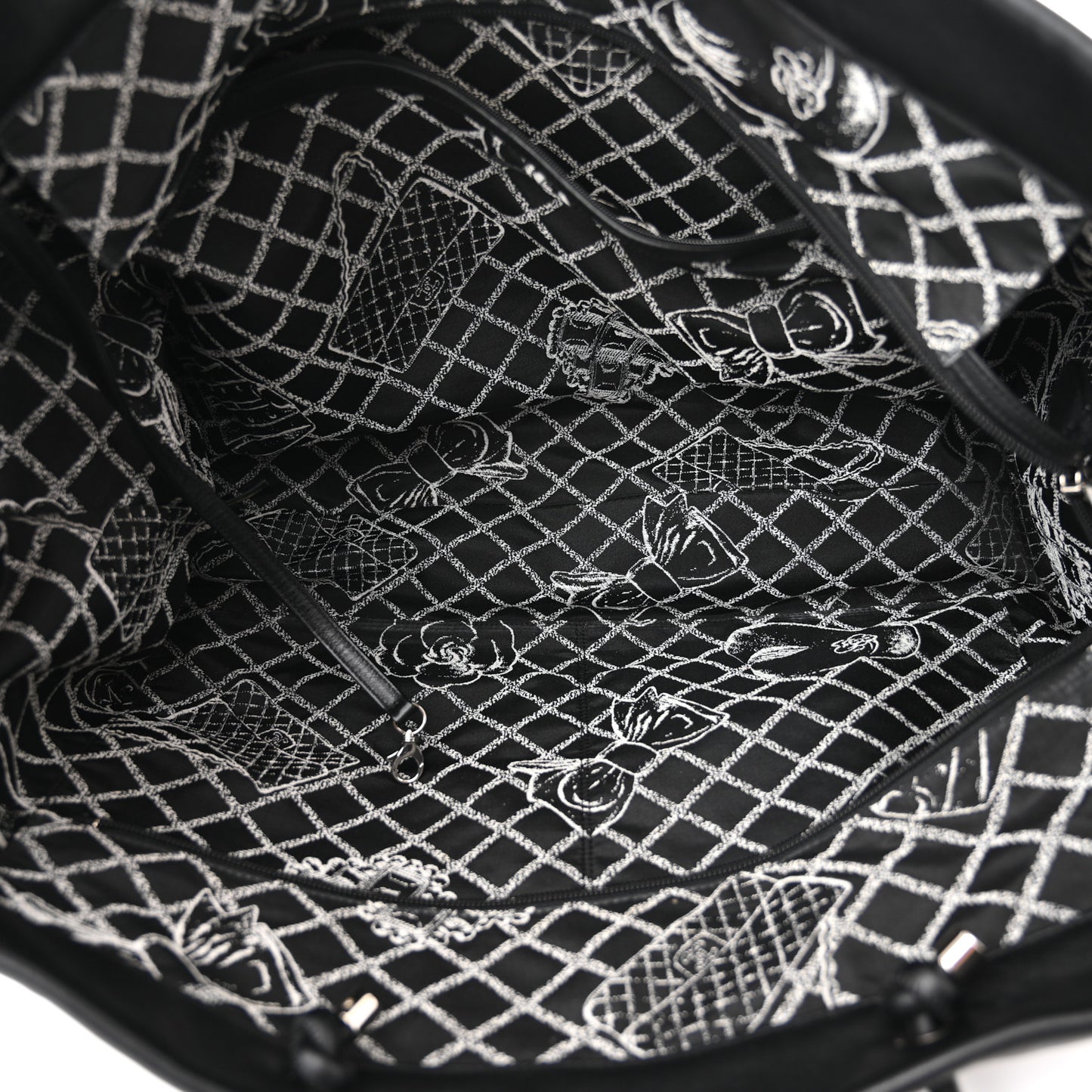 Calfskin Large Essential 31 Rue Cambon Tote Black
