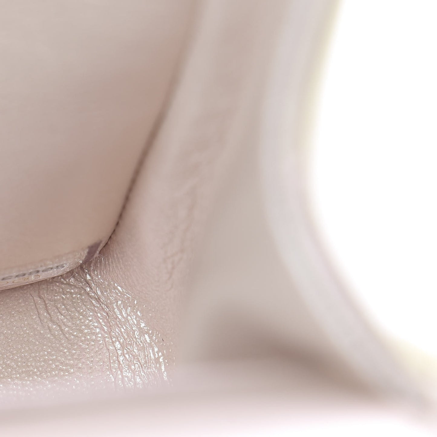 Iridescent Lambskin Quilted Medium Double Flap Ivory