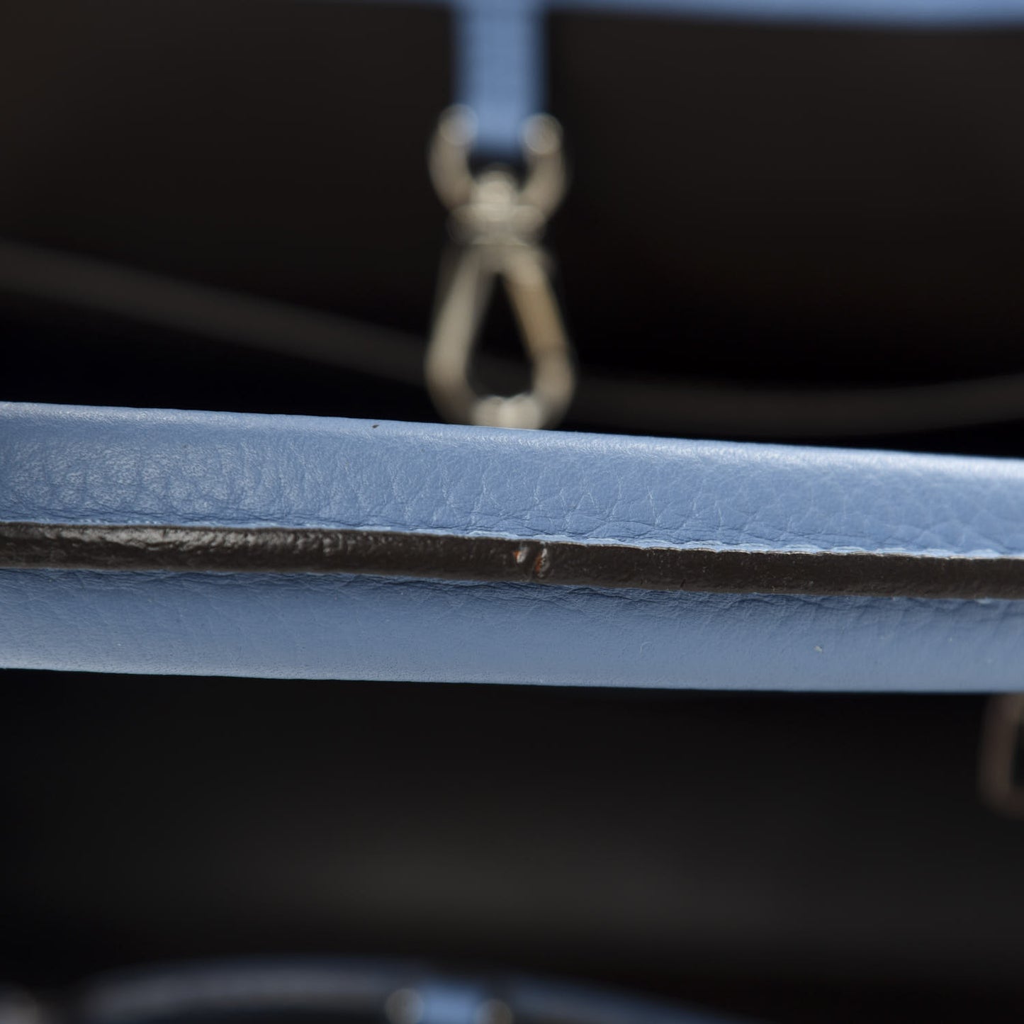 Taurillon Capucines MM Bleuet