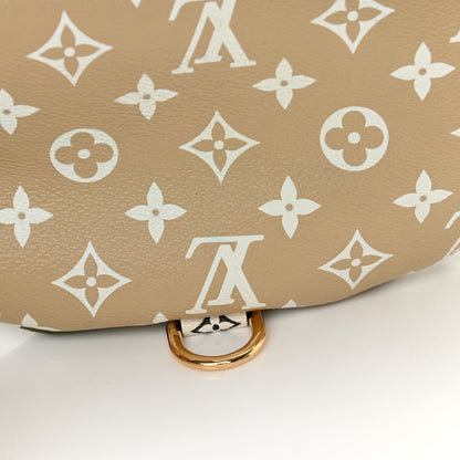 Louis Vuitton Monogram Giant Bumbag Kaki Beige 10 of 14