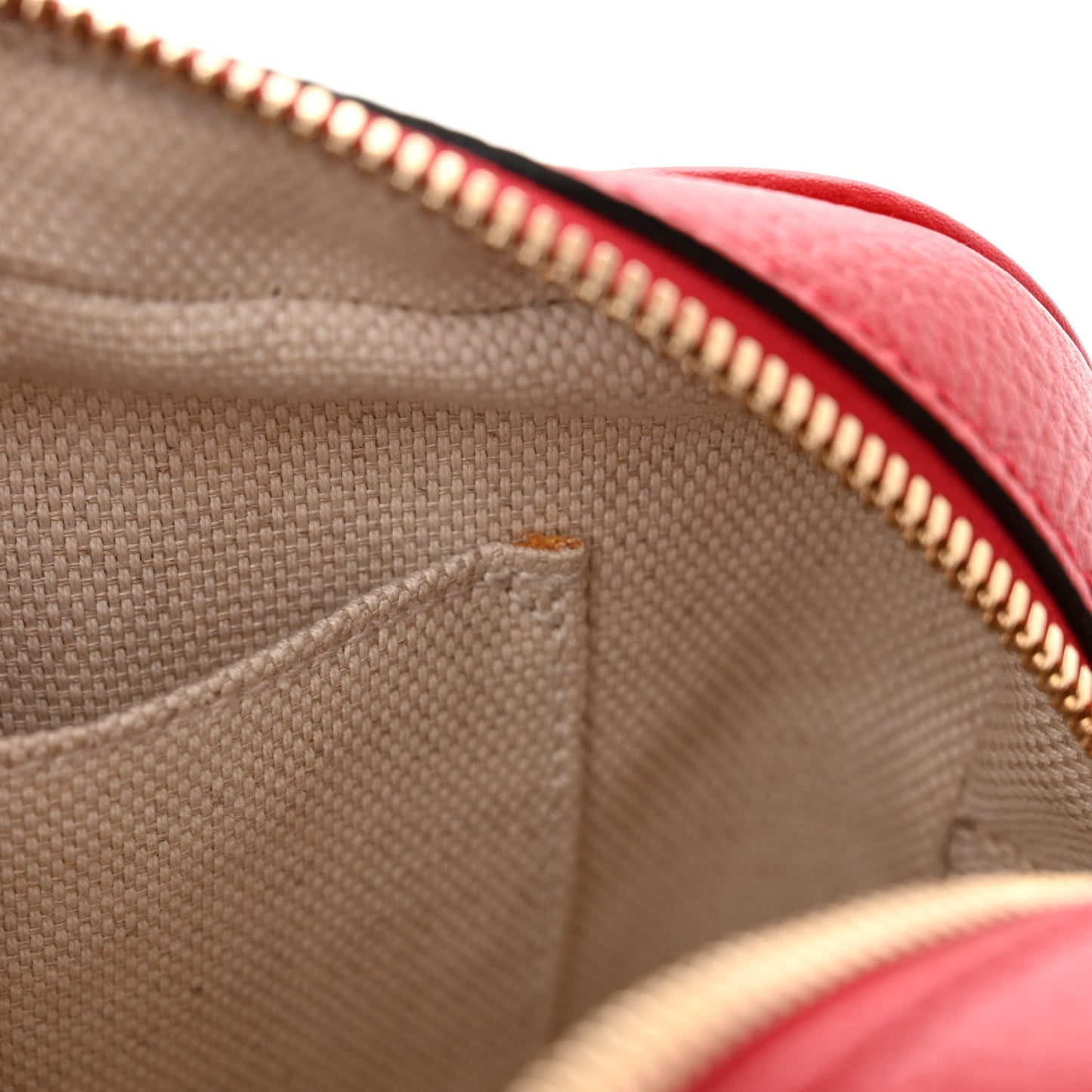 Pebbled Calfskin Small Soho Disco Bag Tabasco Red
