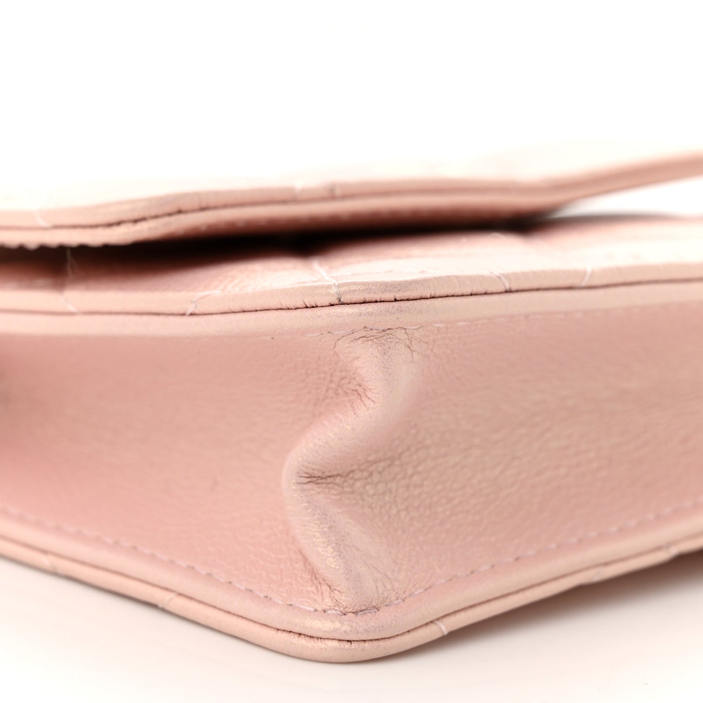 Iridescent Caviar Quilted Pearl On Top Coin Purse With Chain Light Pink
