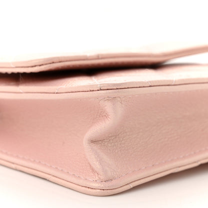 Chanel Iridescent Caviar Quilted Pearl On Top Coin Purse With Chain Light Pink 10 of 12