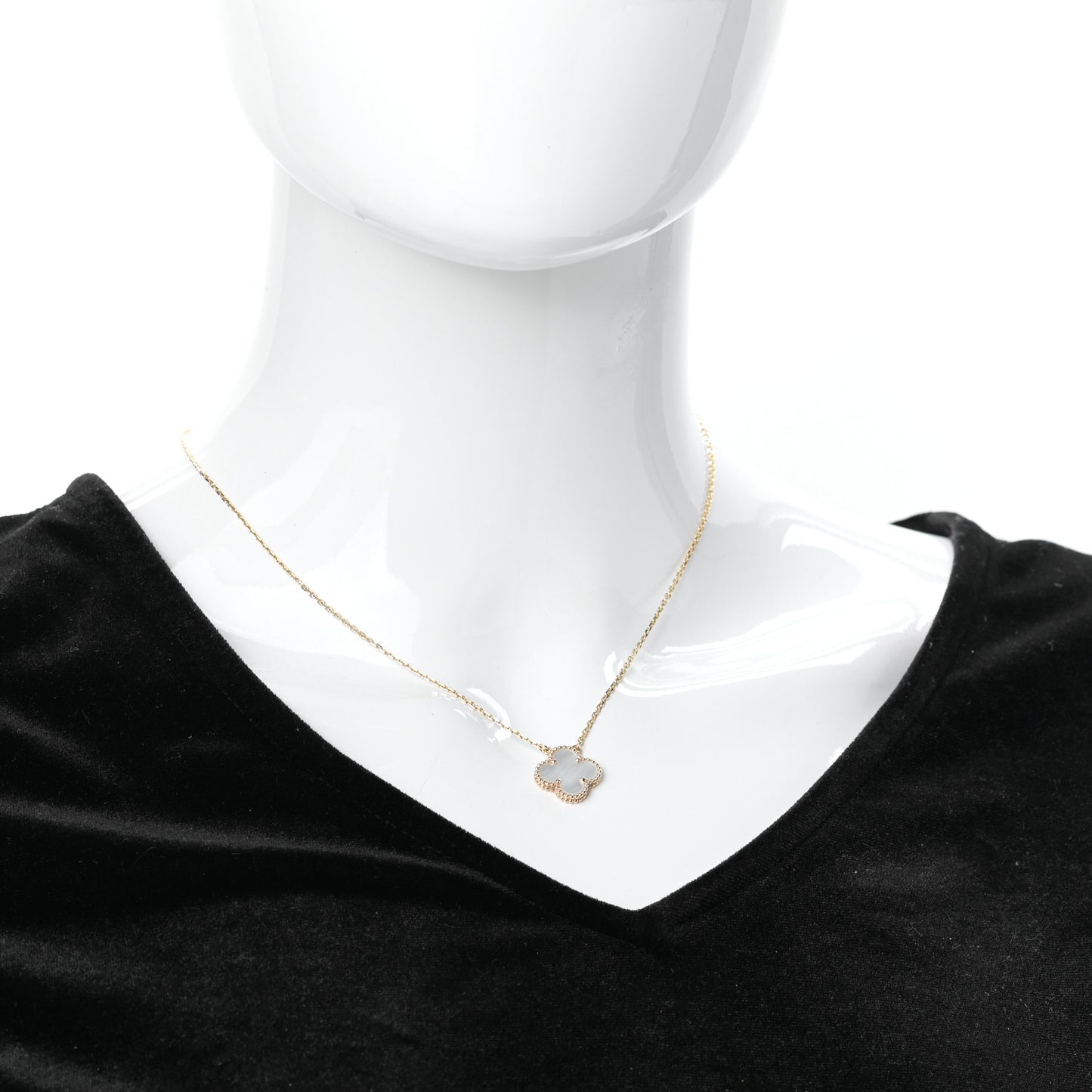 18K Yellow Gold Mother of Pearl Vintage Alhambra Pendant Necklace