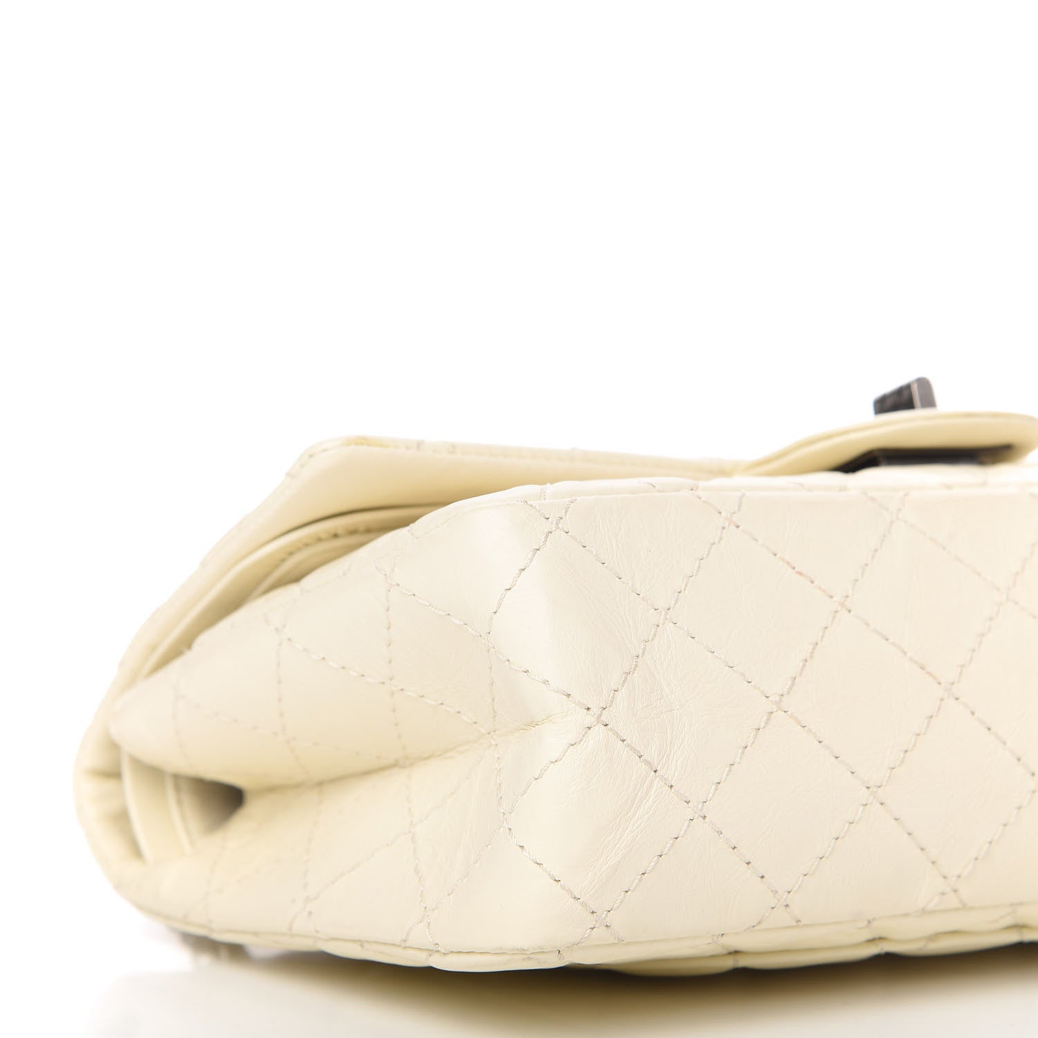 Chanel Aged Calfskin Quilted 2.55 Reissue 225 Flap White 6 of 10