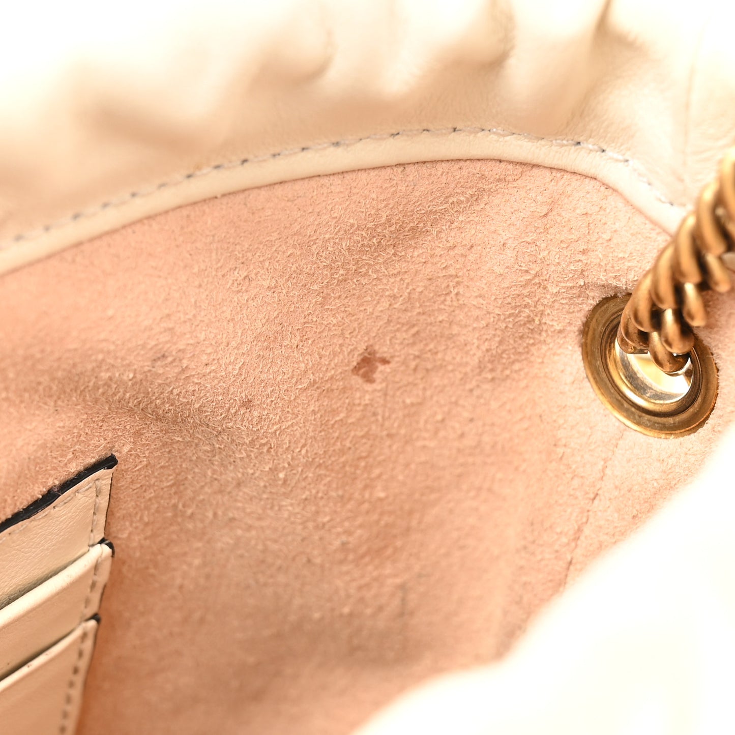 Calfskin Matelasse Mini GG Marmont 2.0 Bucket Bag White