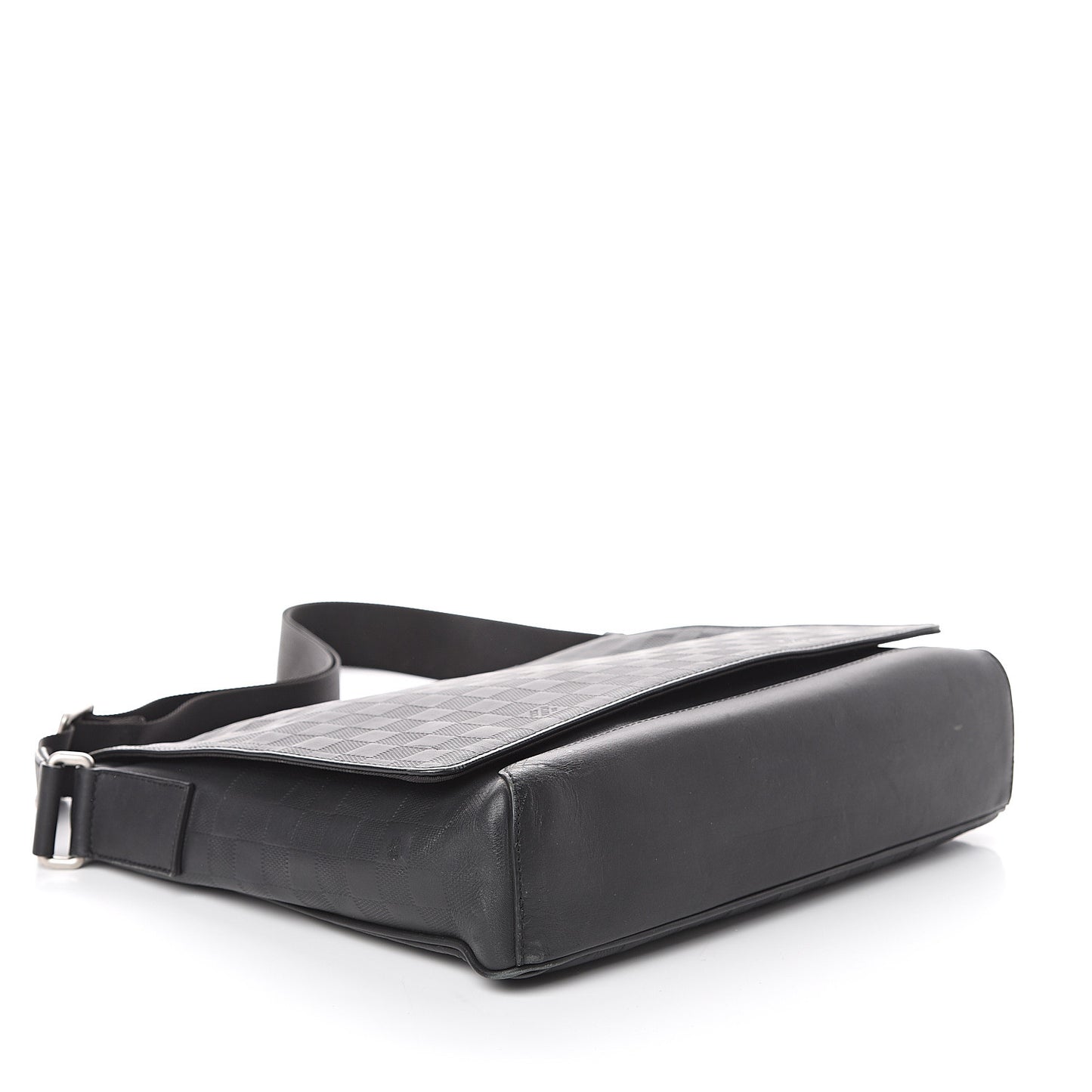 Damier Infini District MM Onyx