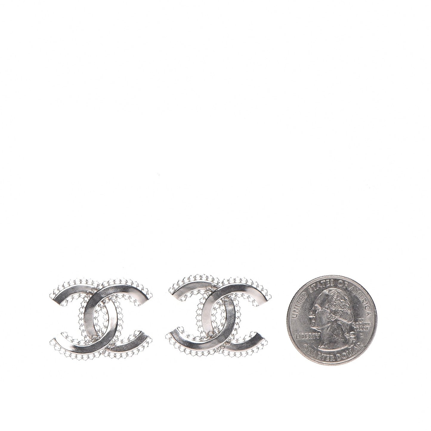 Scalloped CC Earrings Silver
