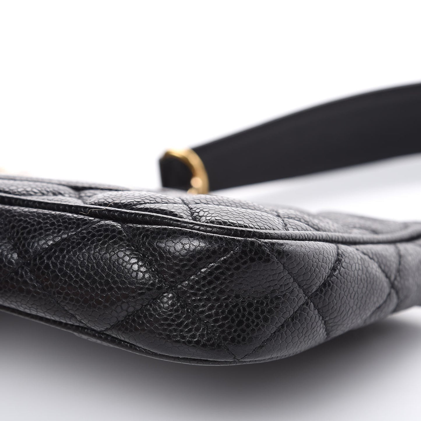 Caviar Quilted CC Shoulder Bag Black