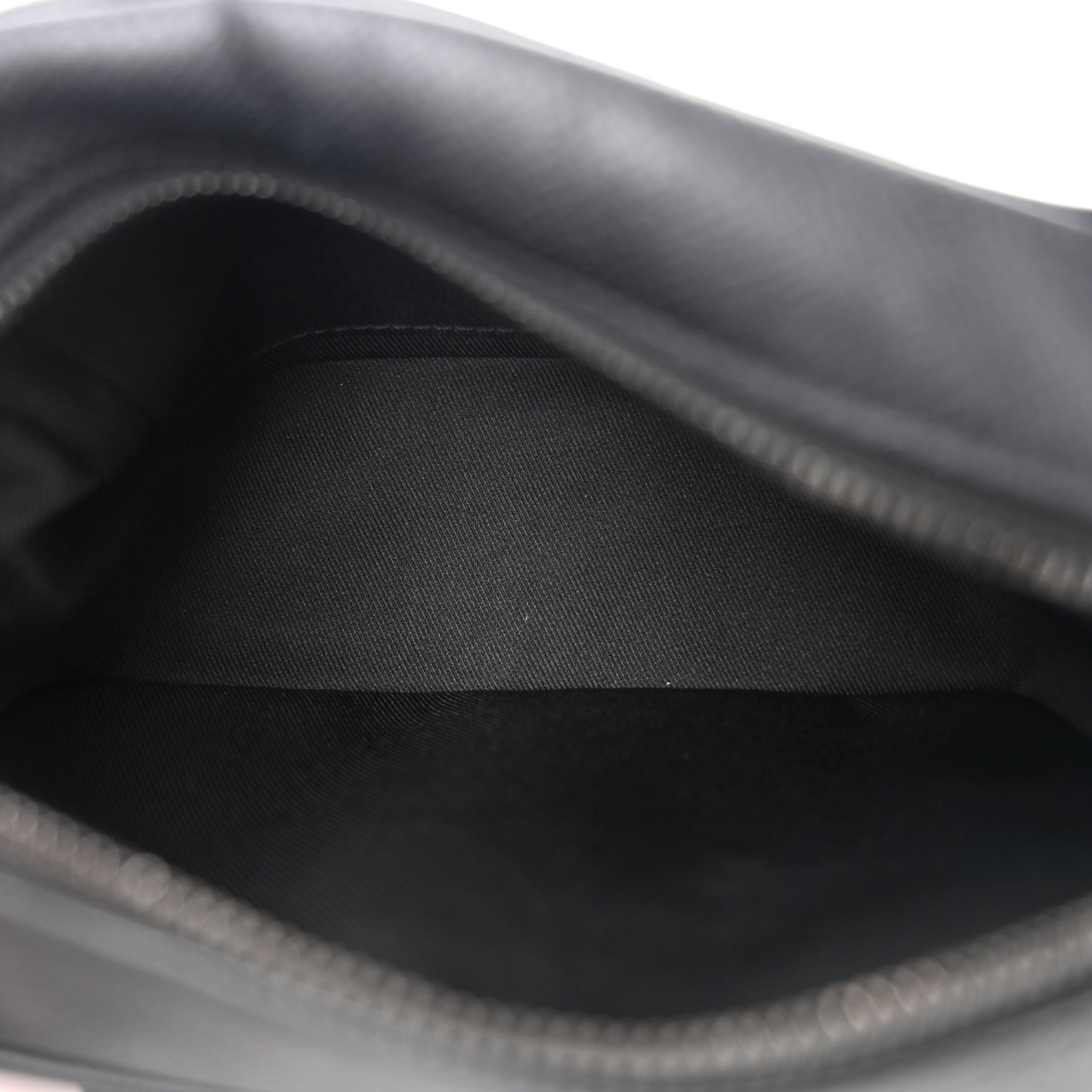 Taiga Rainbow Mini Soft Trunk Black