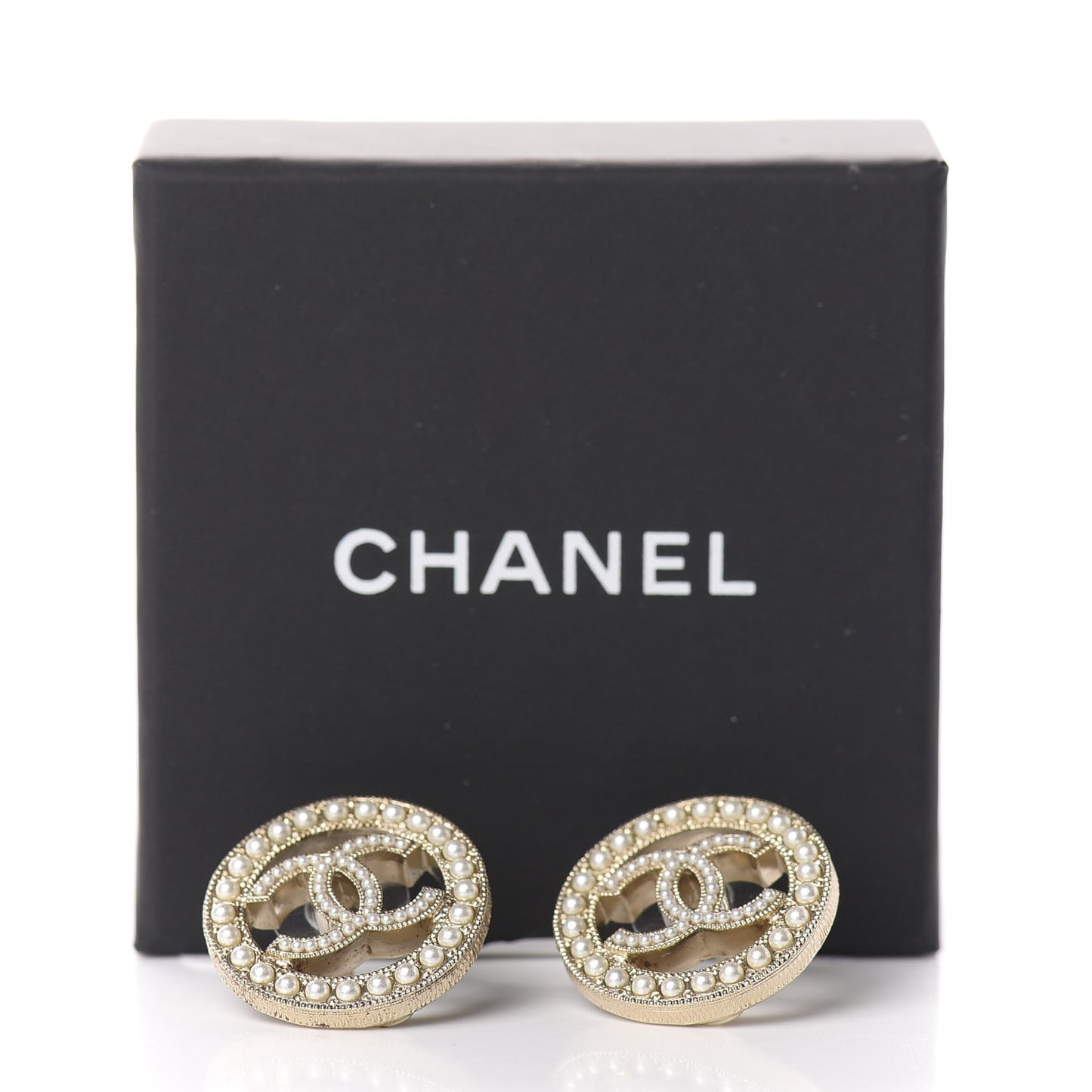 Pearl CC Round Earrings Gold
