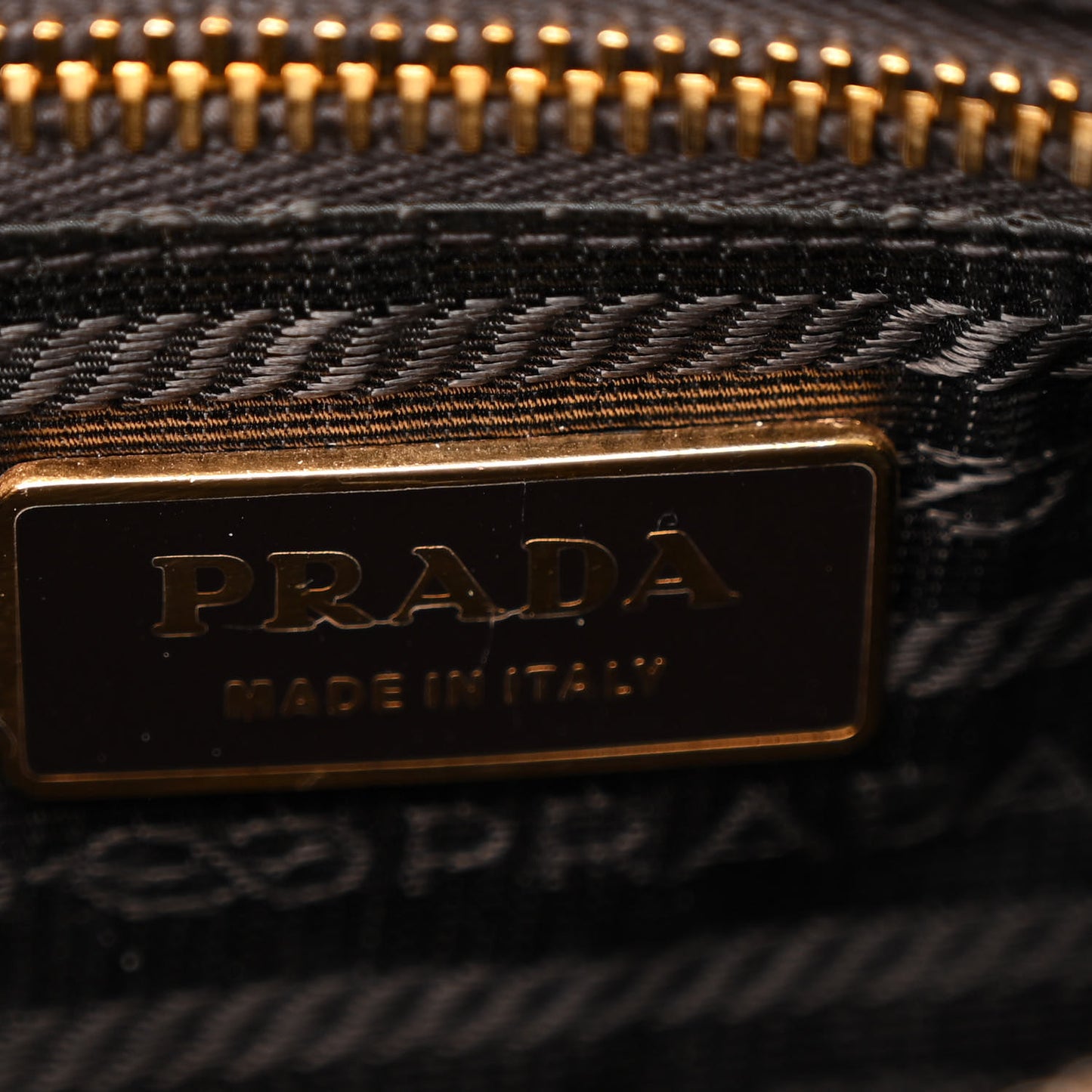 Metallic Saffiano Pochette Platino