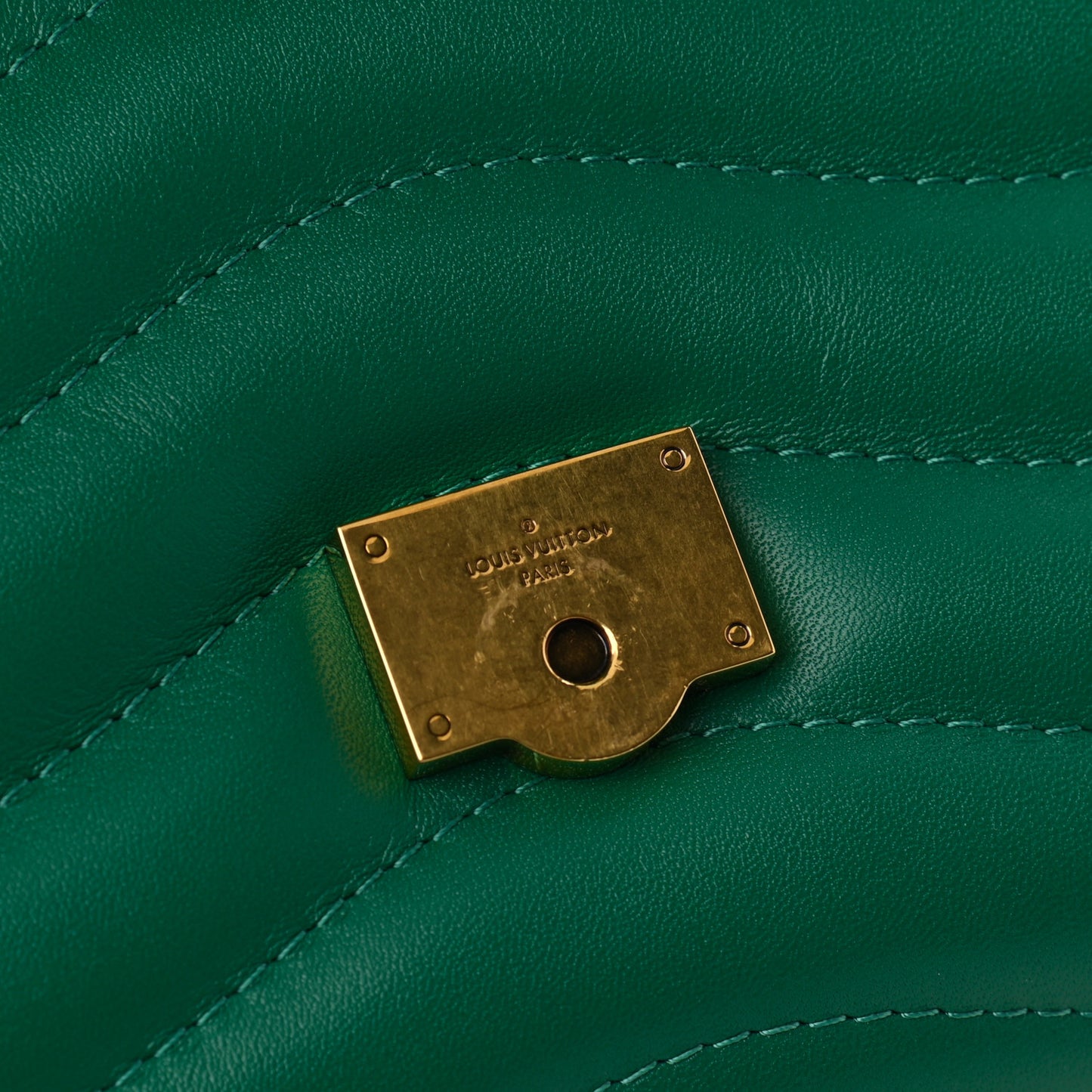 Calfskin New Wave Chain Bag MM NM Emerald