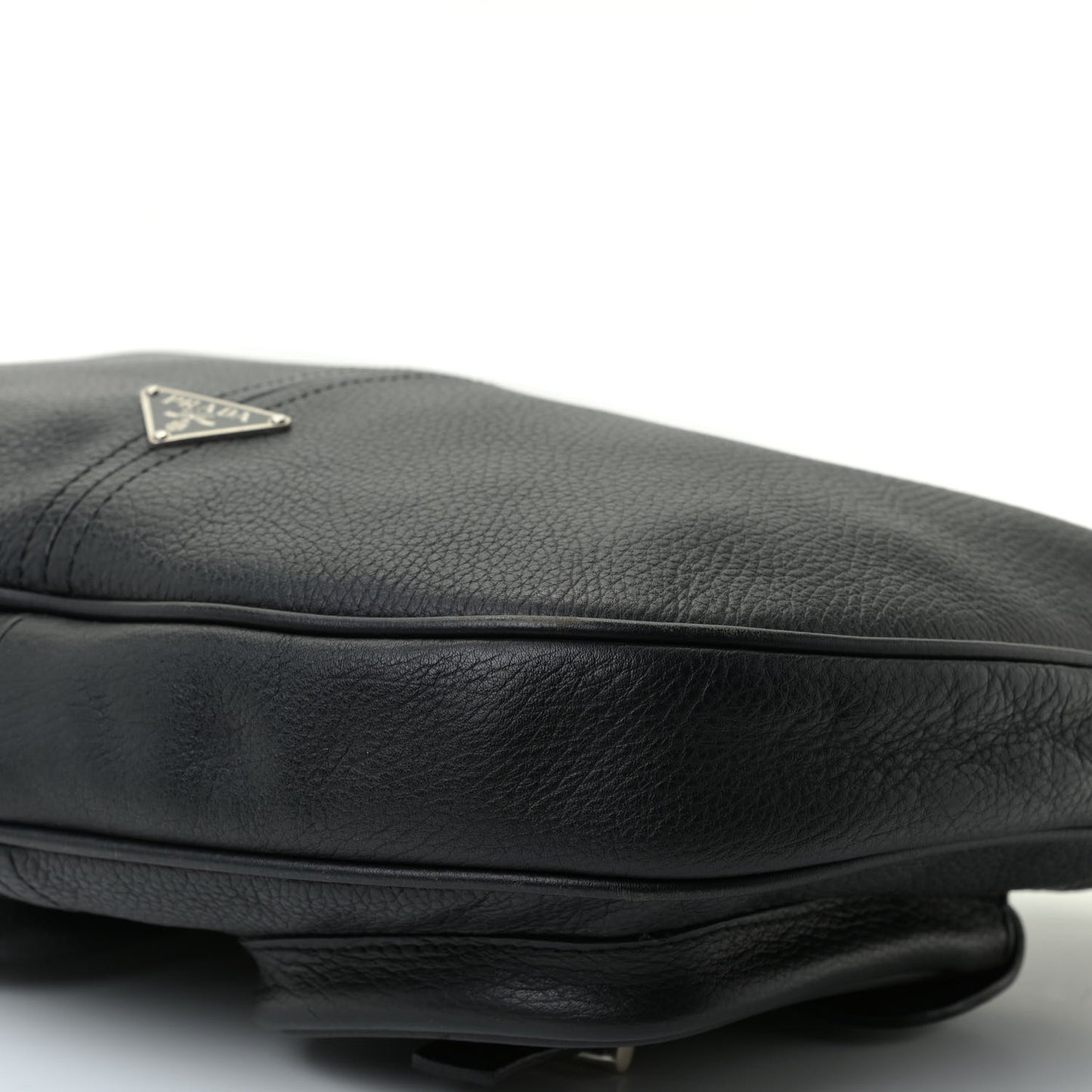 Vitello Daino Pocket Hobo Black