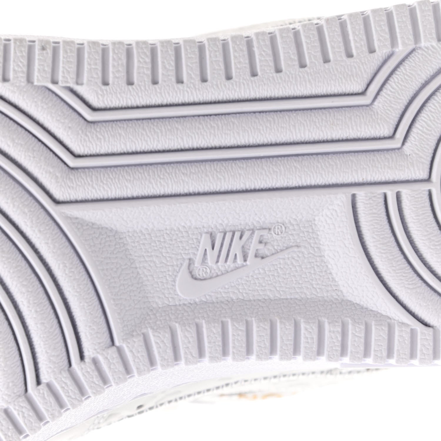 Louis Vuitton X NIKE AIR FORCE 1 Calfskin Monogram Mens Low Top Sneakers 9 White 6 of 8