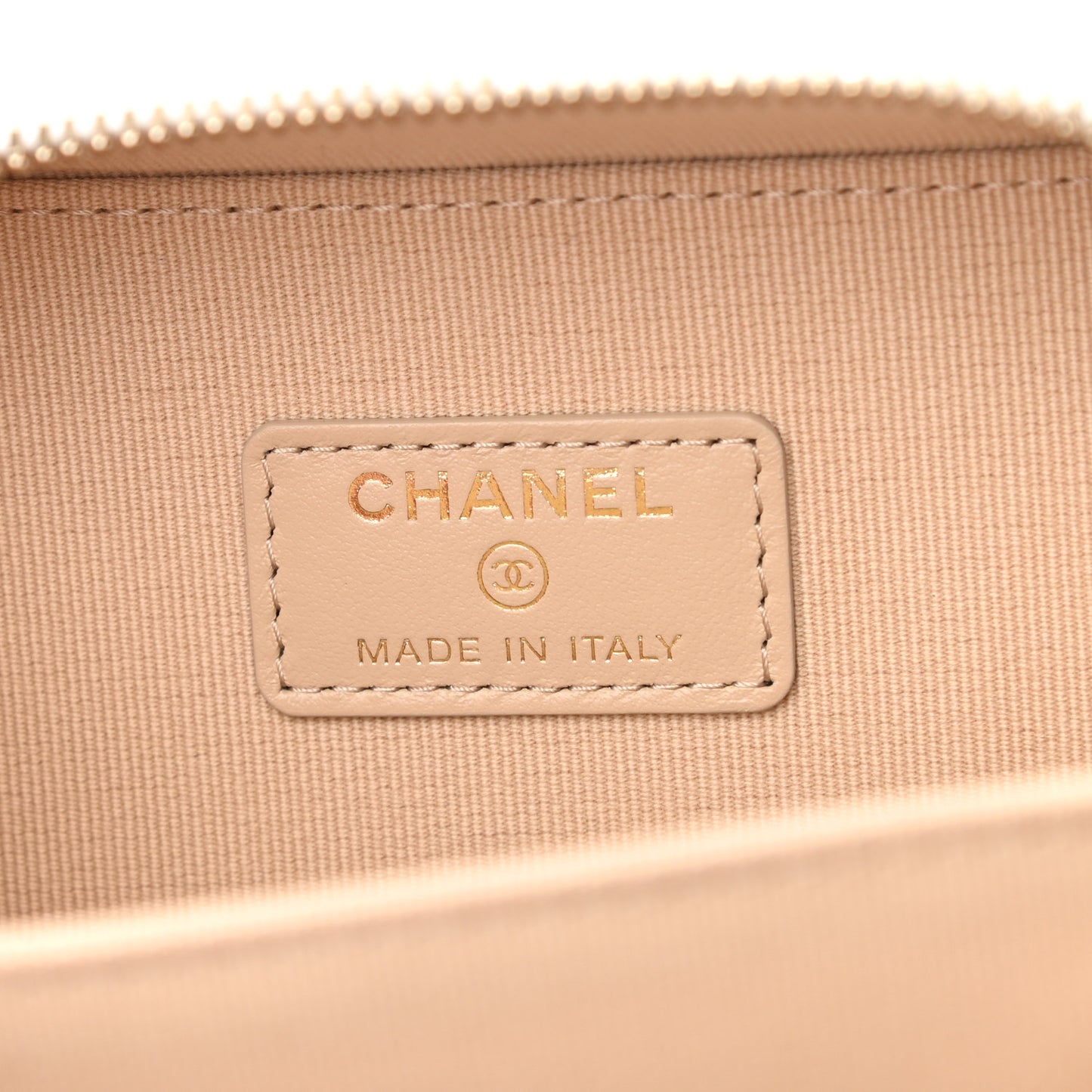 Caviar Quilted Twist Your Buttons Clutch With Chain White