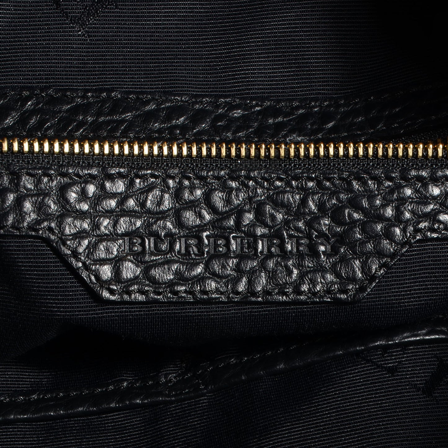 Heritage Grain Check Embossed Medium Lindburn Hobo Black