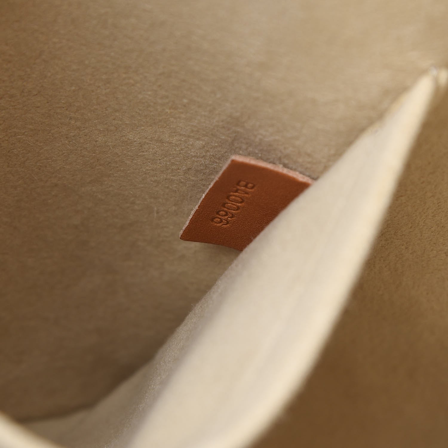 Louis Vuitton Nomade Lockit Caramel 6 of 18